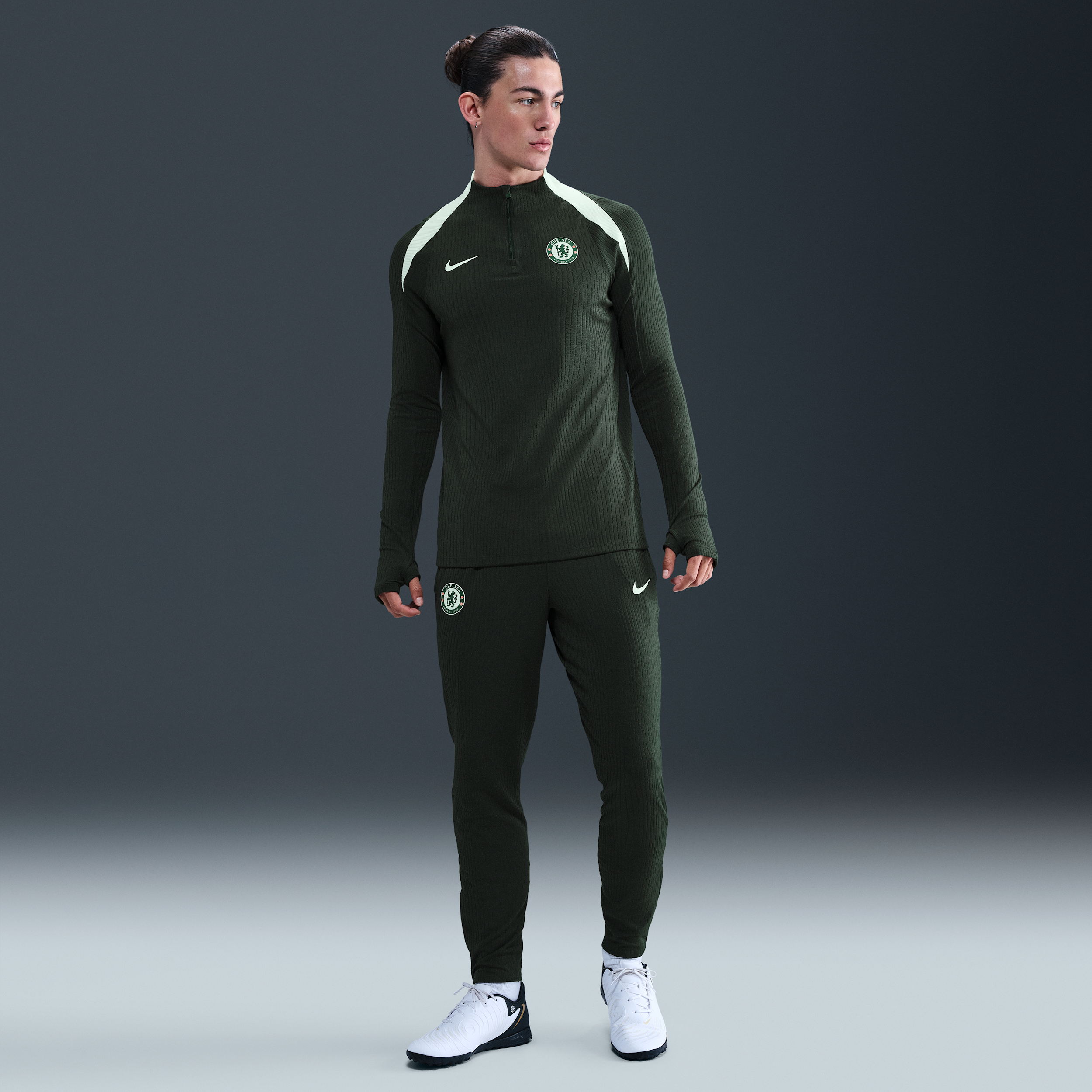 Chelsea F.C. Strike Elite Men's Nike Dri-FIT ADV Football Knit