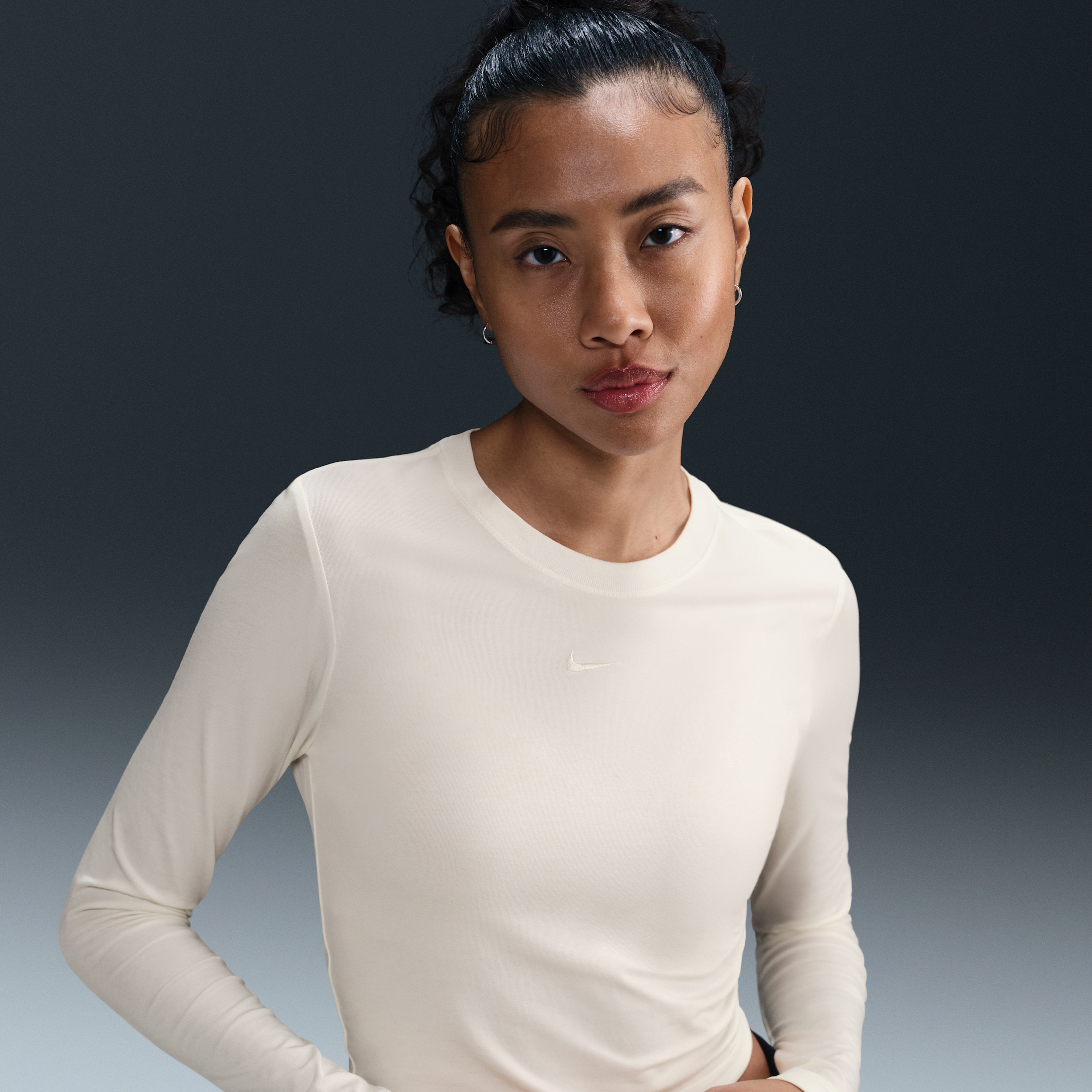 【ナイキ(NIKE)公式ストア】ナイキ スポーツウェア チル ニット ウィメンズ スリム ロングスリーブ クロップド トップ HF5323-133 ホワイト 【ナイキ(NIKE)公式ストア】ナイキ スポーツウェア チル ニット ウィメンズ スリム ロングスリーブ クロップド トップ HF5323-133 ホワイト