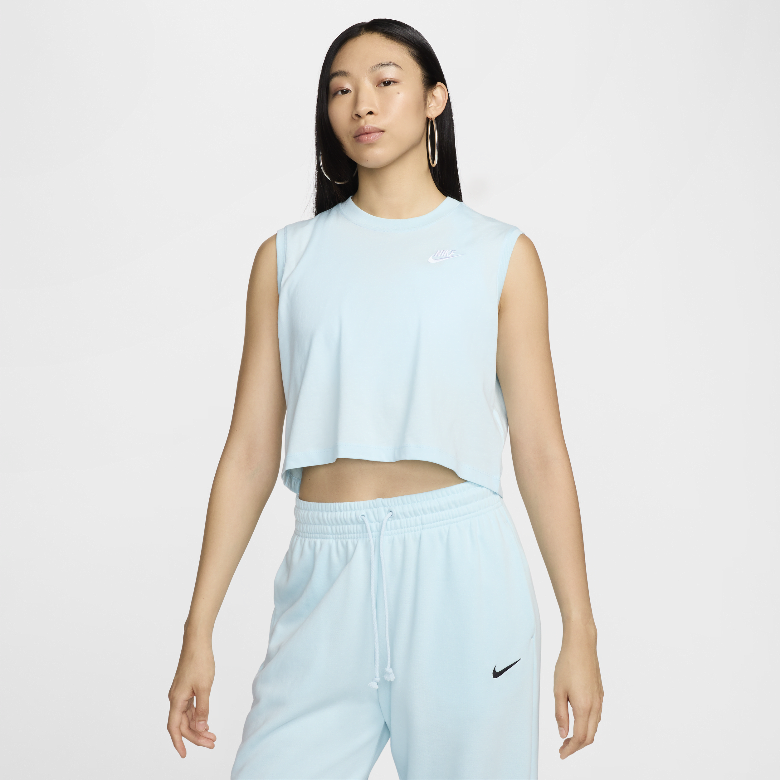 【ナイキ(NIKE)公式ストア】ナイキ スポーツウェア クラブ ウィメンズ スリーブレス クロップド トップ FV5506-474 ブルー 【ナイキ(NIKE)公式ストア】ナイキ スポーツウェア クラブ ウィメンズ スリーブレス クロップド トップ FV5506-474 ブルー