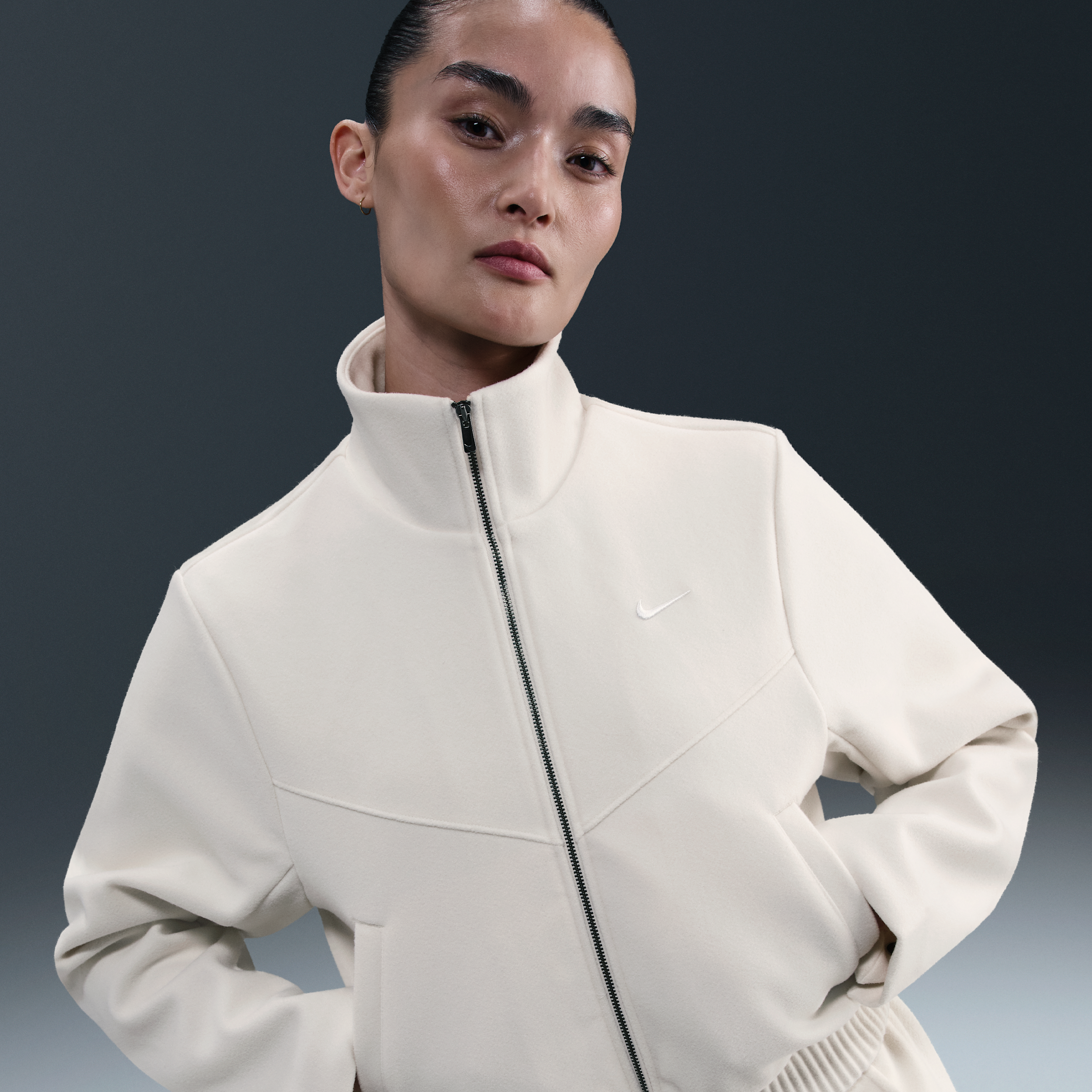 【ナイキ(NIKE)公式ストア】ナイキ スポーツウェア ウィンドランナー ウィメンズ テーラード ジャケット HV5144-110 ブラウン 【ナイキ(NIKE)公式ストア】ナイキ スポーツウェア ウィンドランナー ウィメンズ テーラード ジャケット HV5144-110 ブラウン