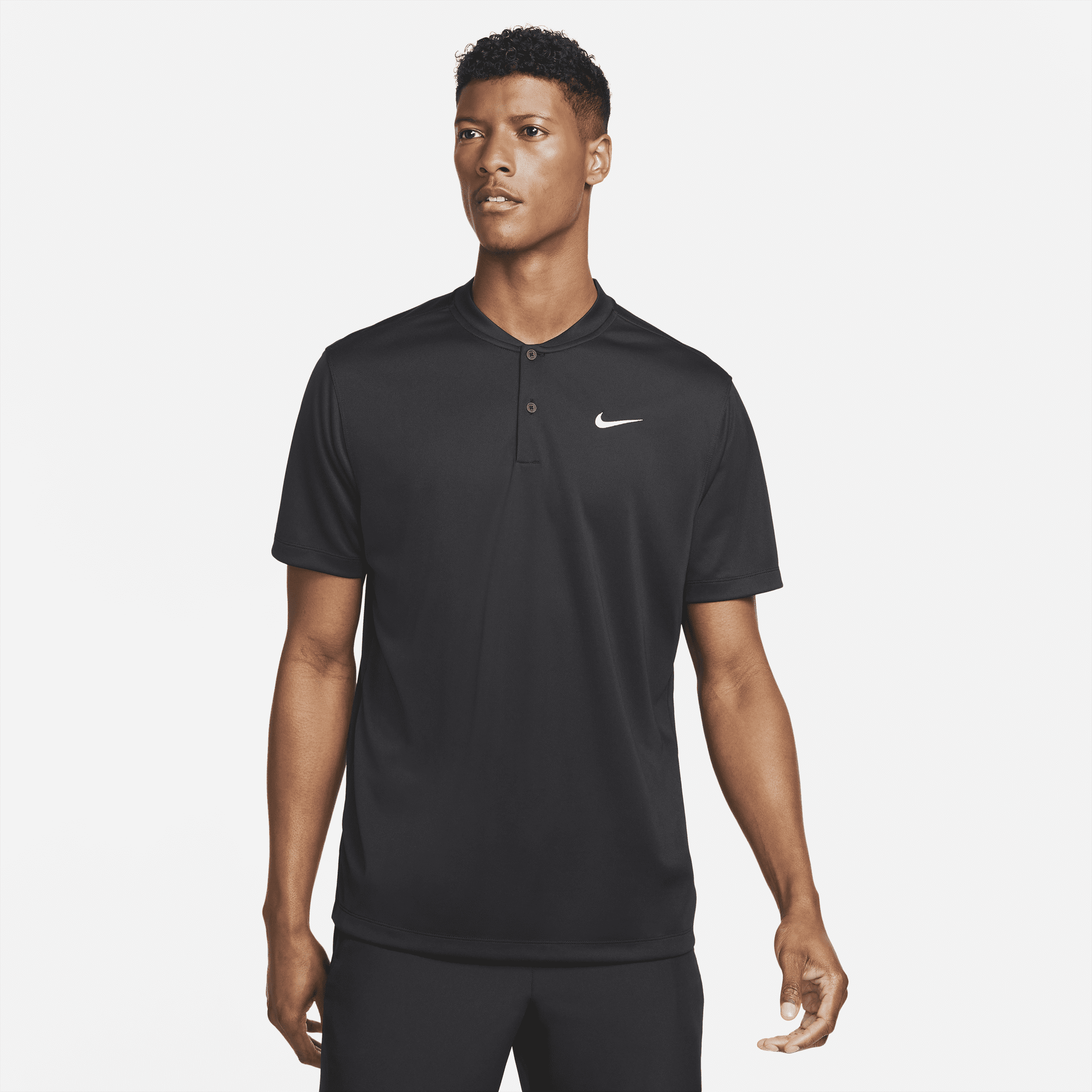 NikeCourt Dri-FIT Polo de tenis con cuello en punta - Hombre - Negro