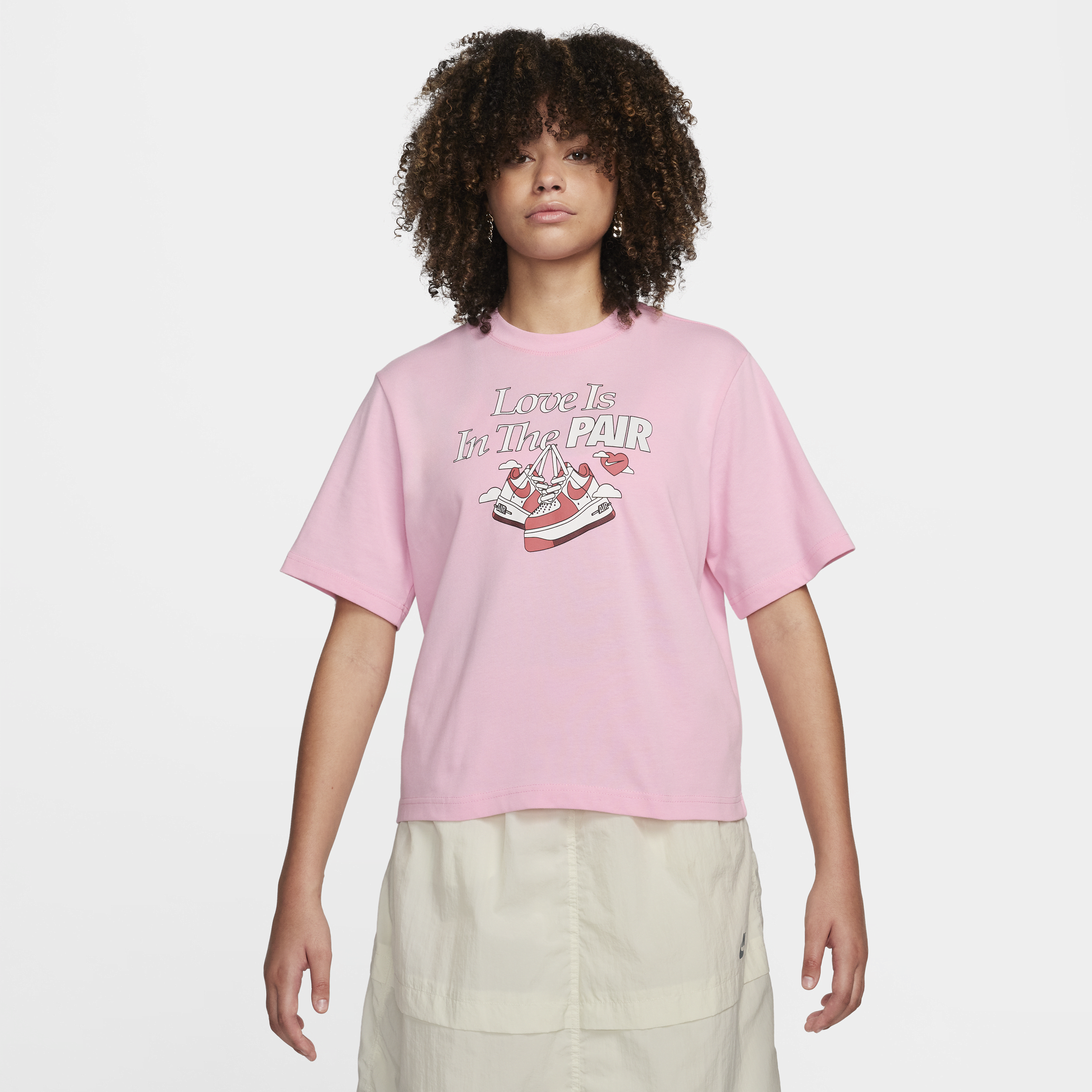 Nike Sportswear-T-shirt med firkantet snit til kvinder - Pink