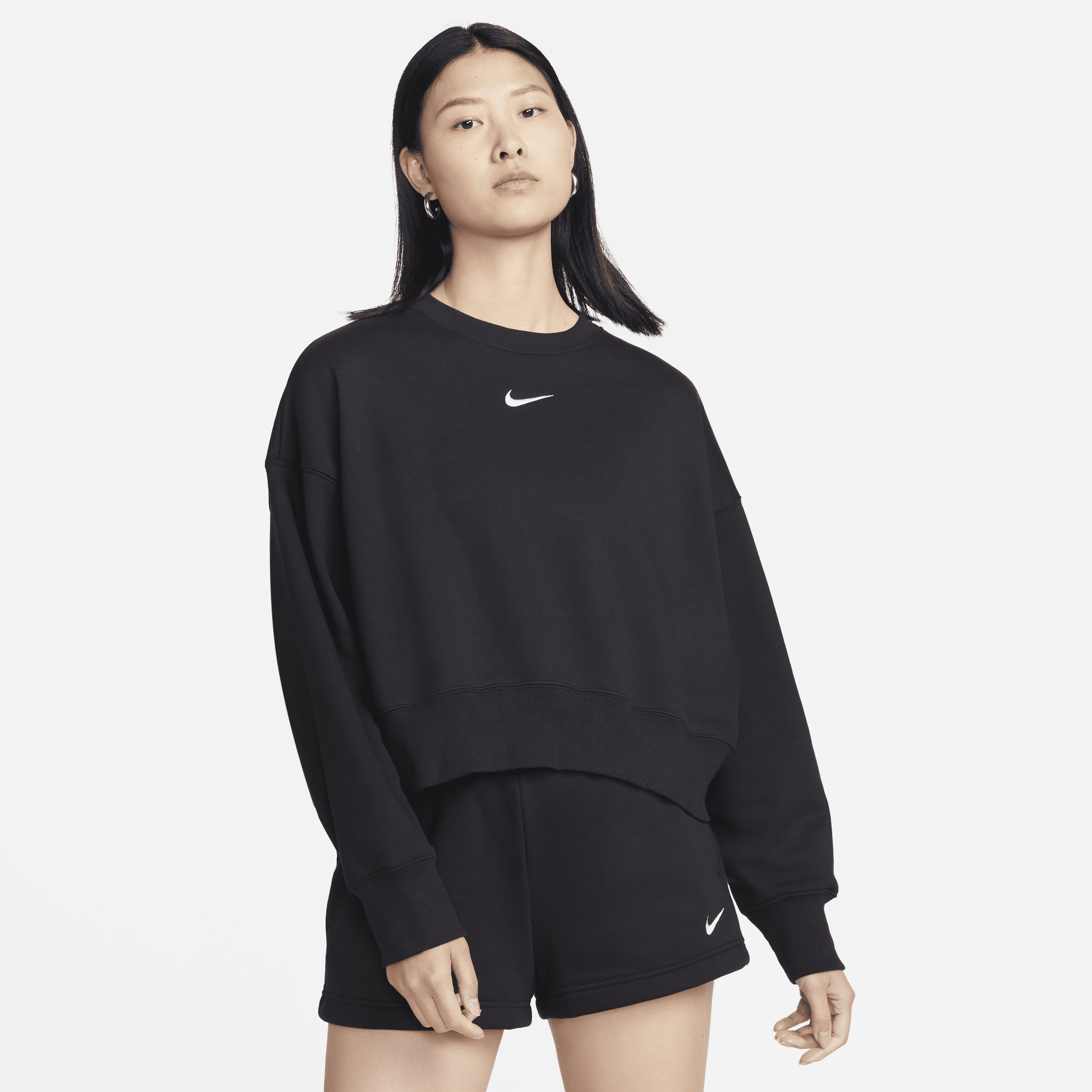 【ナイキ(NIKE)公式ストア】ナイキ スポーツウェア フェニックス フリース ウィメンズ オーバーオーバーサイズド クルーネック スウェットシャツ DQ5762-010 ブラック 【ナイキ(NIKE)公式ストア】ナイキ スポーツウェア フェニックス フリース ウィメンズ オーバーオーバーサイズド クルーネック スウェットシャツ DQ5762-010 ブラック