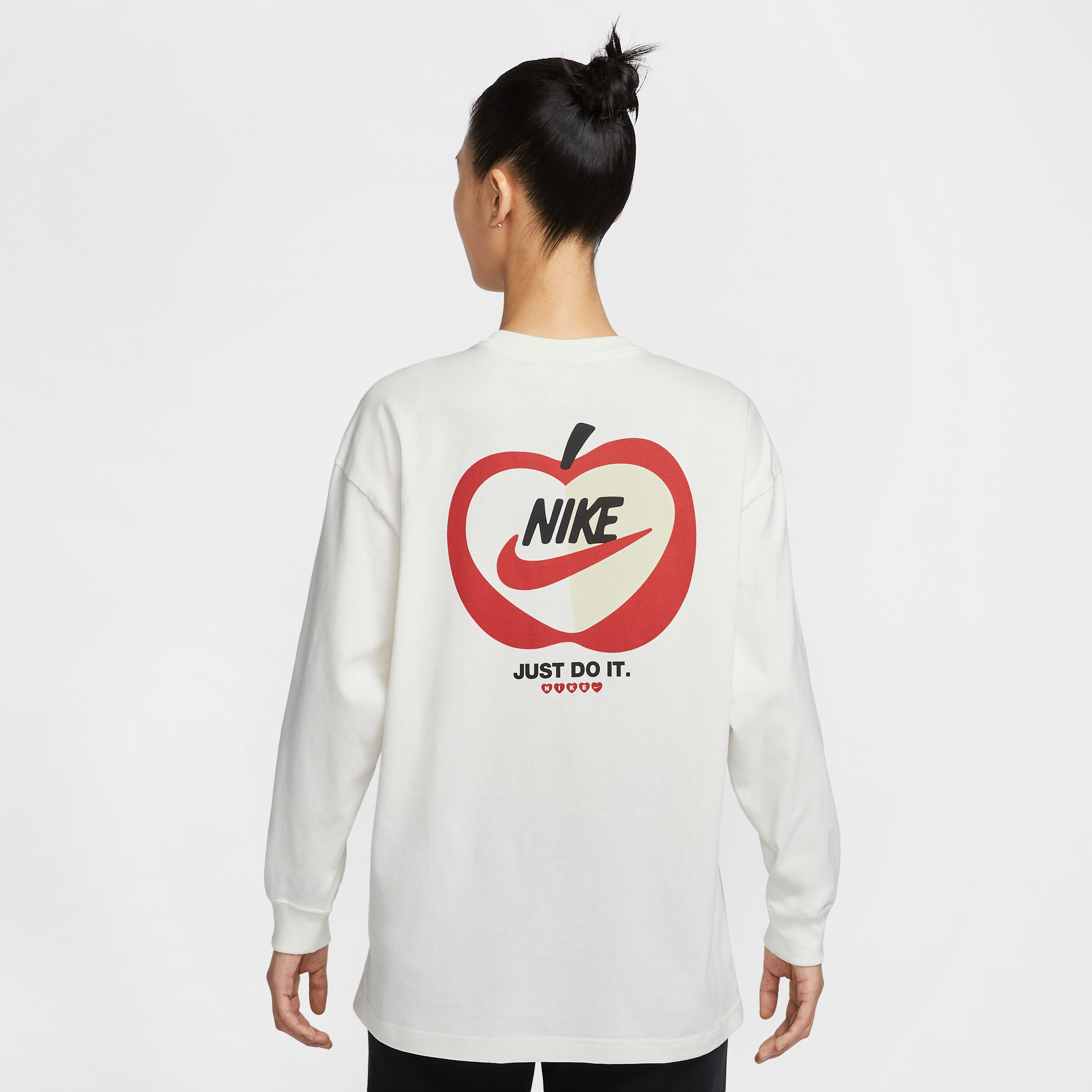 【ナイキ(NIKE)公式ストア】ナイキ スポーツウェア ウィメンズ オーバーサイズド ロングスリーブ トップ IB1670-133 ホワイト 【ナイキ(NIKE)公式ストア】ナイキ スポーツウェア ウィメンズ オーバーサイズド ロングスリーブ トップ IB1670-133 ホワイト