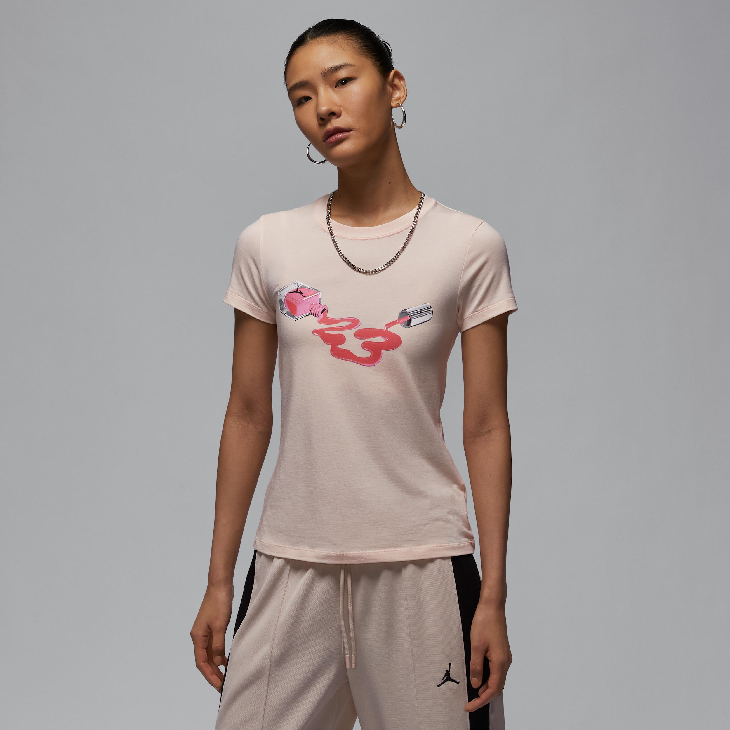 【ナイキ(NIKE)公式ストア】ジョーダン ウィメンズ グラフィック Tシャツ HJ0143-838 ブラウン 【ナイキ(NIKE)公式ストア】ジョーダン ウィメンズ グラフィック Tシャツ HJ0143-838 ブラウン