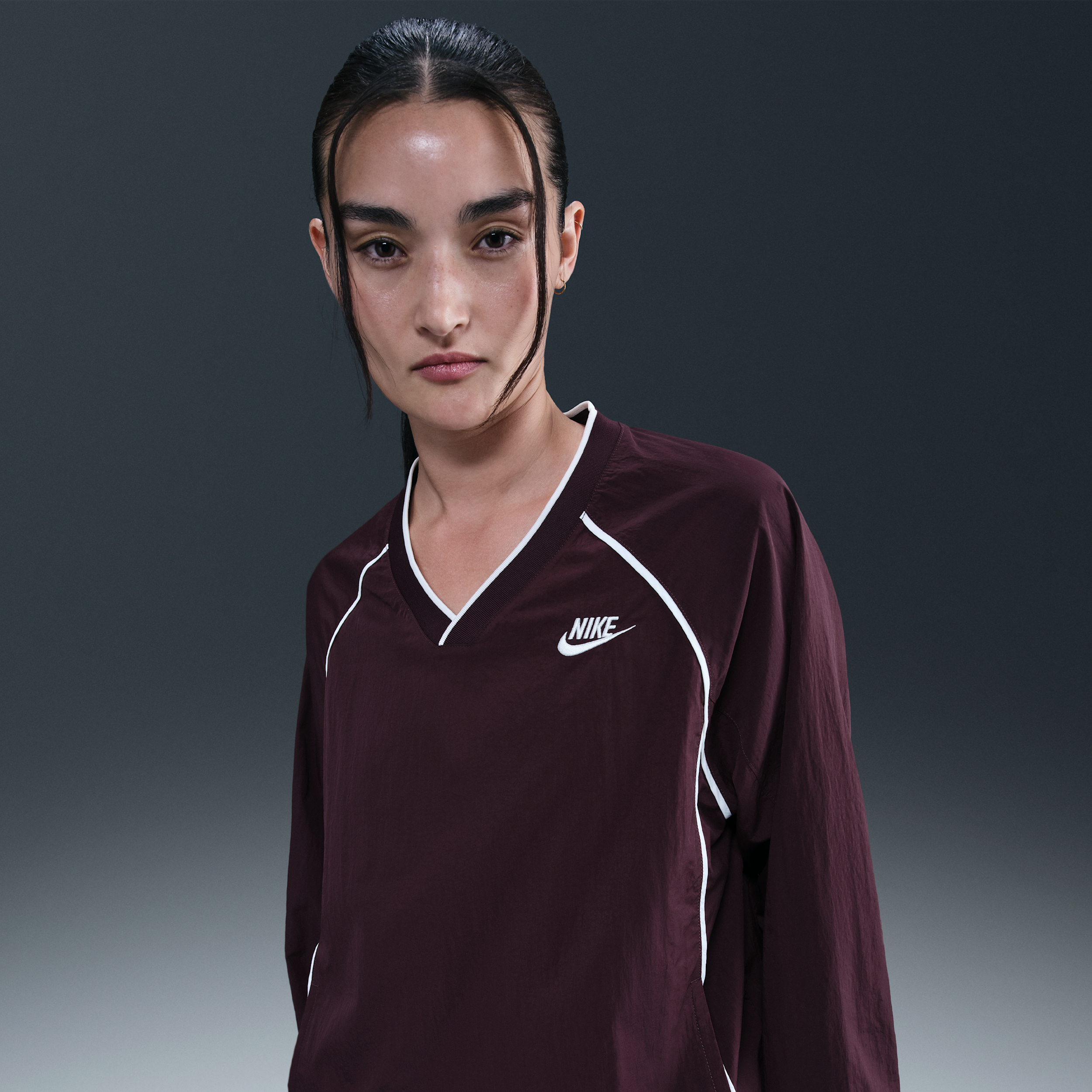 【ナイキ(NIKE)公式ストア】ナイキ スポーツウェア ウィンドランナー ウィメンズ トレーナー トップ IM7448-652 レッド 【ナイキ(NIKE)公式ストア】ナイキ スポーツウェア ウィンドランナー ウィメンズ トレーナー トップ IM7448-652 レッド