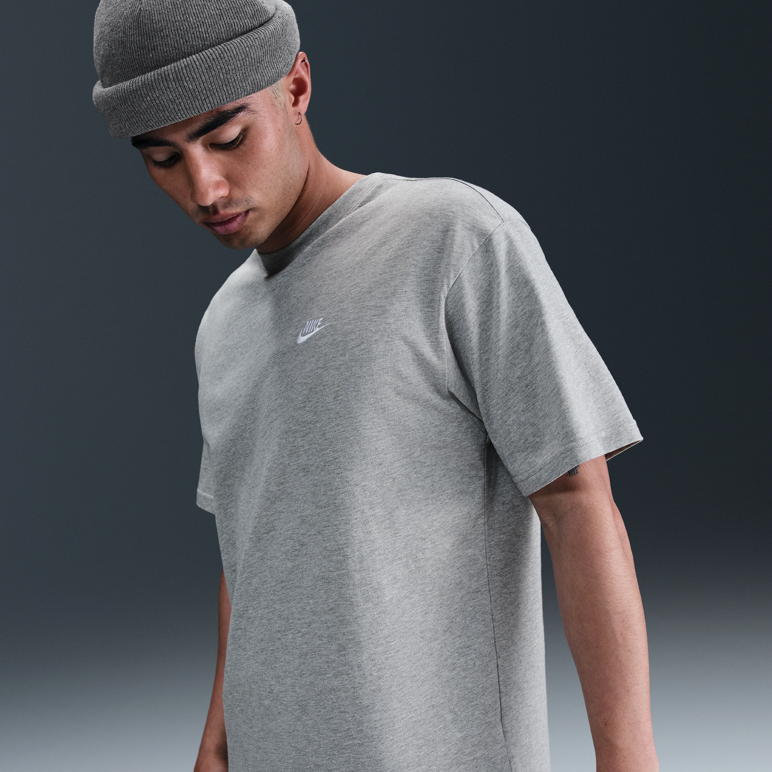 【ナイキ(NIKE)公式ストア】ナイキ スポーツウェア クラブ メンズ Tシャツ FV0376-063 グレー 【ナイキ(NIKE)公式ストア】ナイキ スポーツウェア クラブ メンズ Tシャツ FV0376-063 グレー