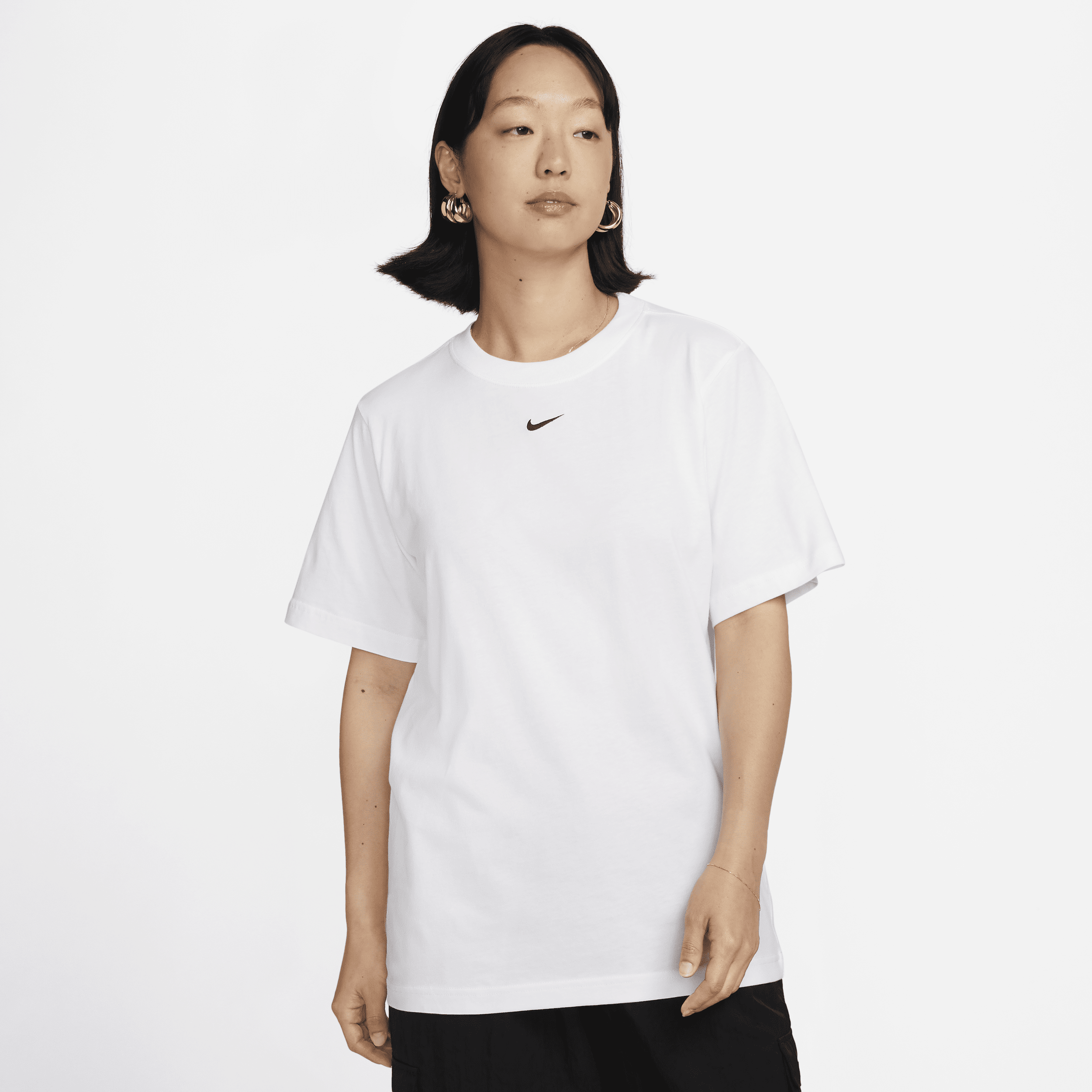 【ナイキ(NIKE)公式ストア】ナイキ スポーツウェア ウィメンズ Tシャツ FD4150-100 ホワイト 【ナイキ(NIKE)公式ストア】ナイキ スポーツウェア ウィメンズ Tシャツ FD4150-100 ホワイト