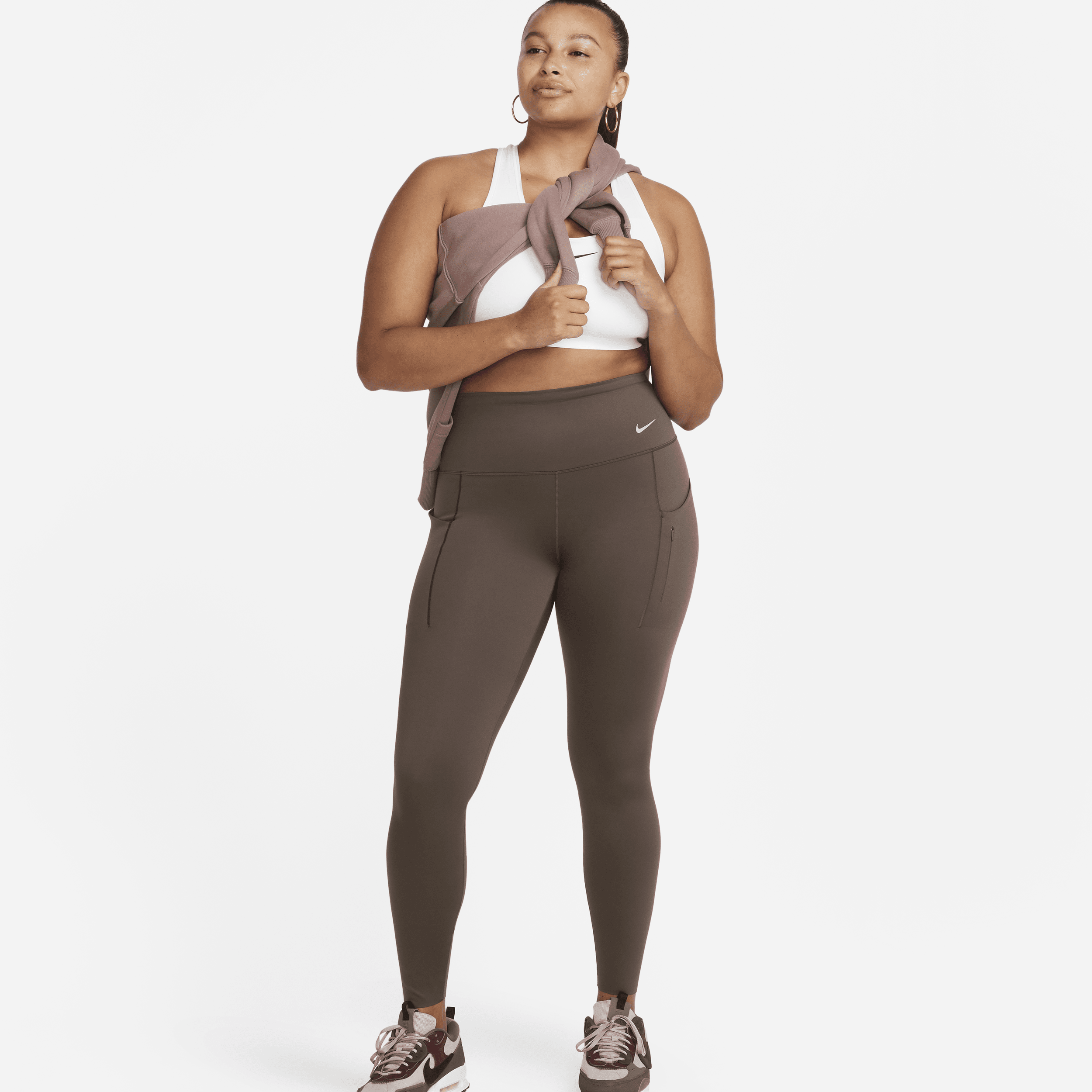 Højtaljede Nike Go-leggings i fuld længde og med lommer og fast støtte til kvinder - brun