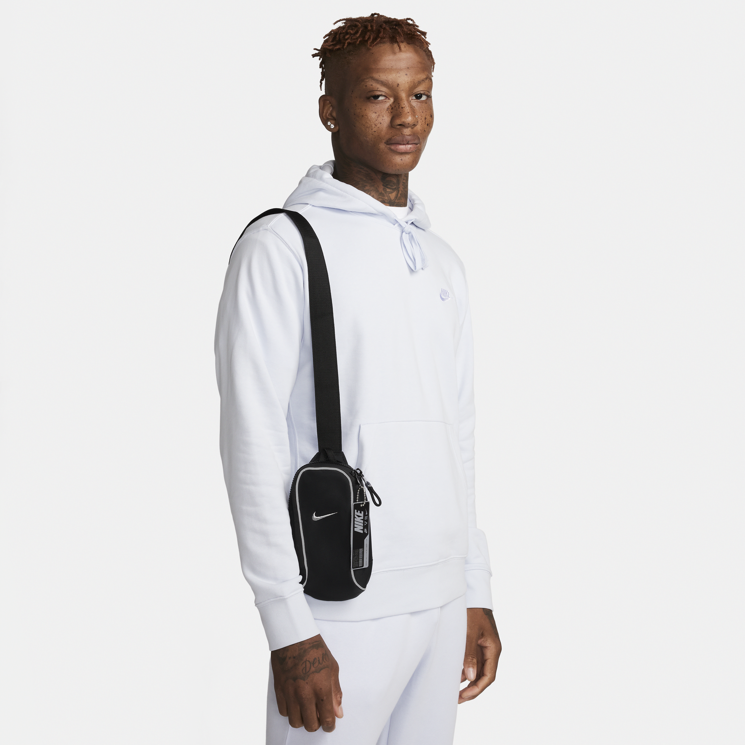 Nike Sportswear Essential Crossbodytas (1 L) - Zwart
