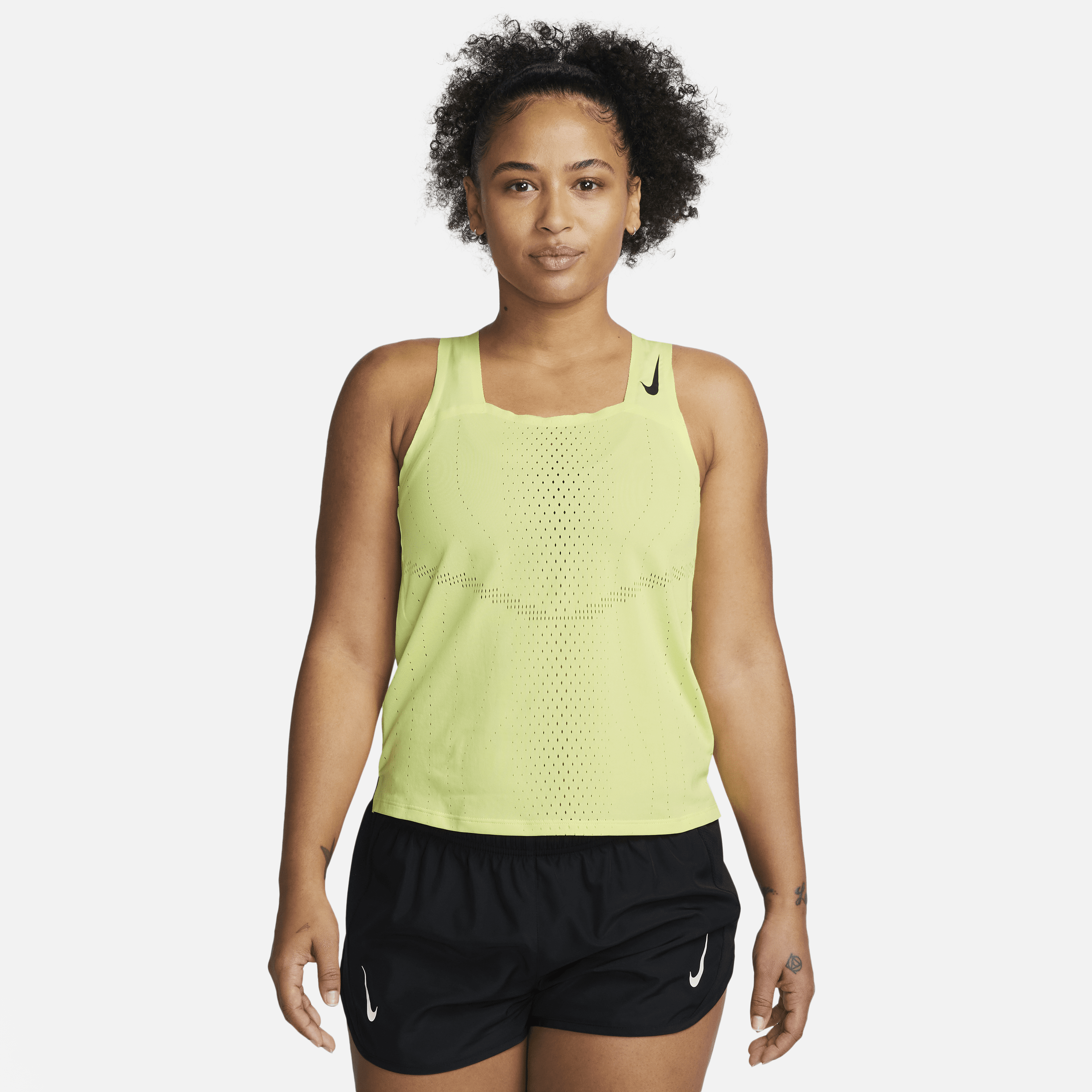Nike Dri-FIT ADV AeroSwift-løbesinglet til kvinder - gul