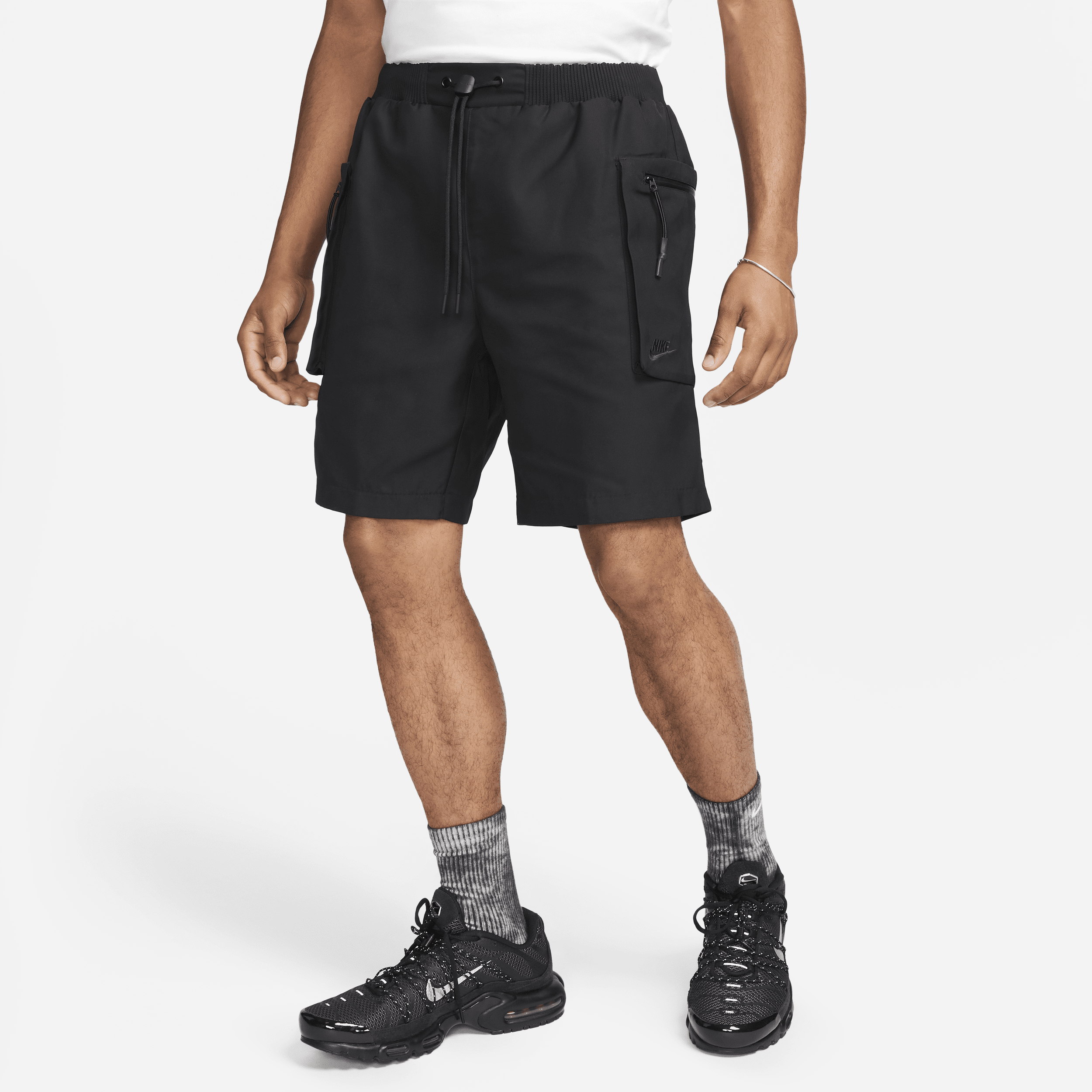 Nike Sportswear Tech Pack Geweven utilityshorts voor heren - Zwart