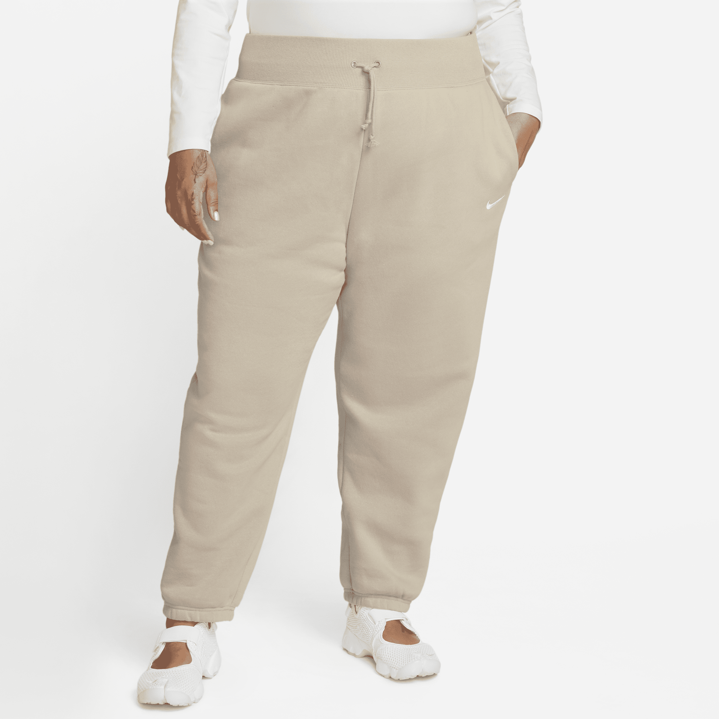 Overdimensionerede Nike Sportswear Phoenix Fleece-sweatpants med høj talje til kvinder (plus size) - brun