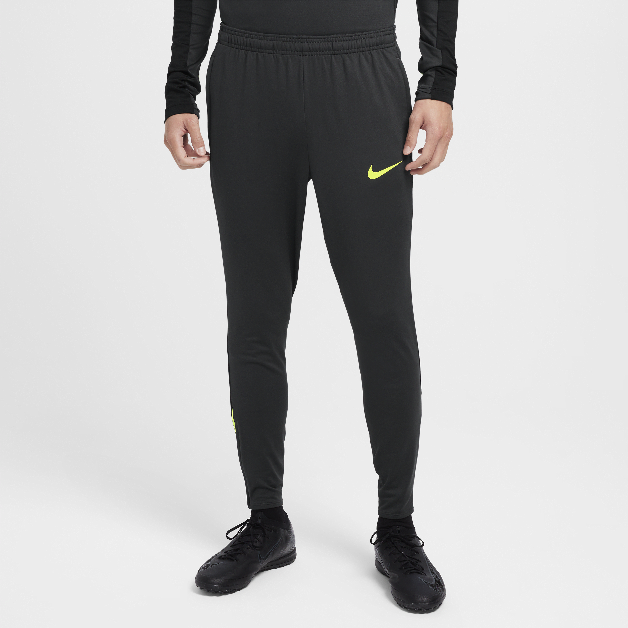 【ナイキ(NIKE)公式ストア】ナイキ ストライク メンズ Dri-FIT サッカーパンツ FN2406-060 グレー 【ナイキ(NIKE)公式ストア】ナイキ ストライク メンズ Dri-FIT サッカーパンツ FN2406-060 グレー