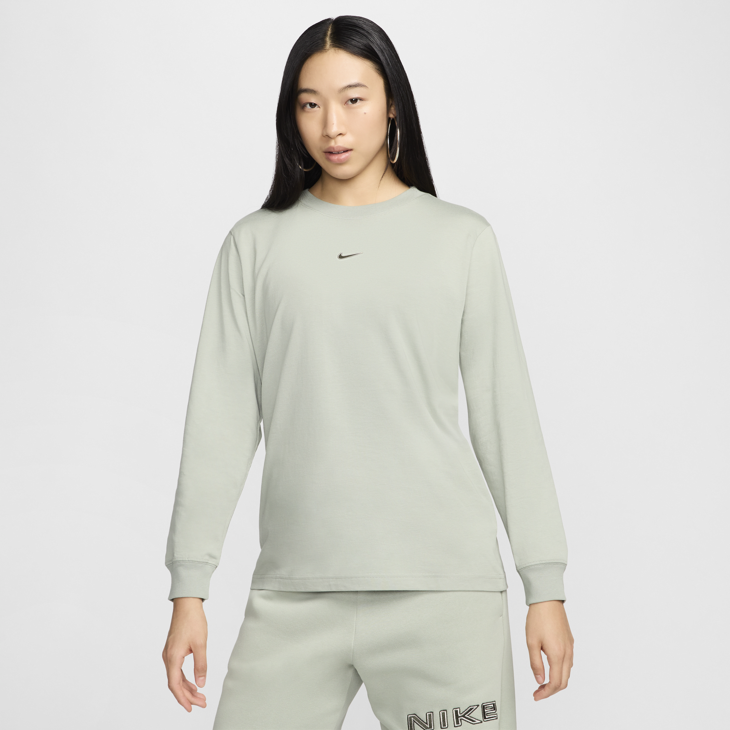 【ナイキ(NIKE)公式ストア】ナイキ スポーツウェア ウィメンズ ルーズ ロングスリーブ Tシャツ HF0772-370 グリーン 【ナイキ(NIKE)公式ストア】ナイキ スポーツウェア ウィメンズ ルーズ ロングスリーブ Tシャツ HF0772-370 グリーン