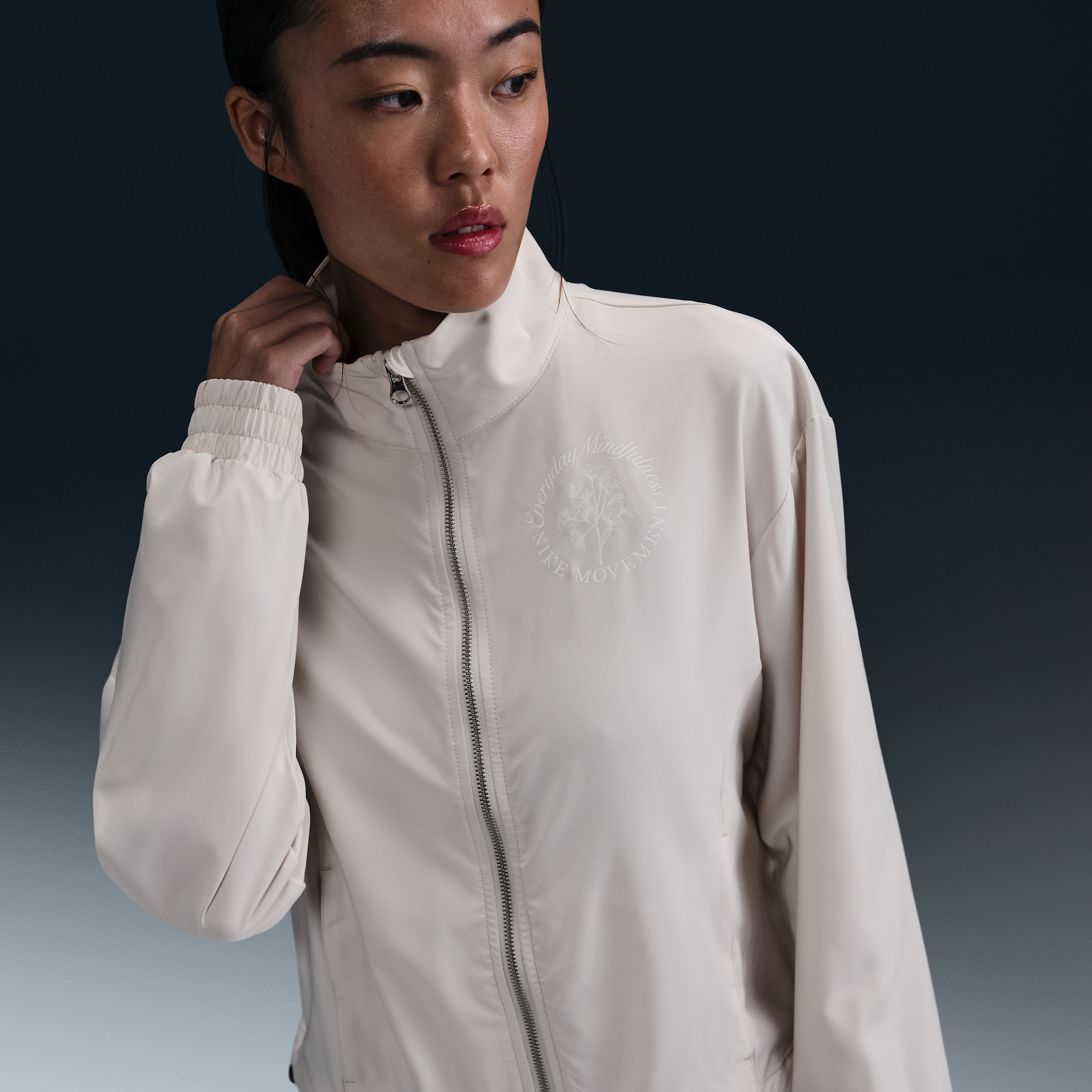 【ナイキ(NIKE)公式ストア】ナイキ ワン リラックスド ウィメンズ Dri-FIT ジャケット HV5010-104 ブラウン 【ナイキ(NIKE)公式ストア】ナイキ ワン リラックスド ウィメンズ Dri-FIT ジャケット HV5010-104 ブラウン