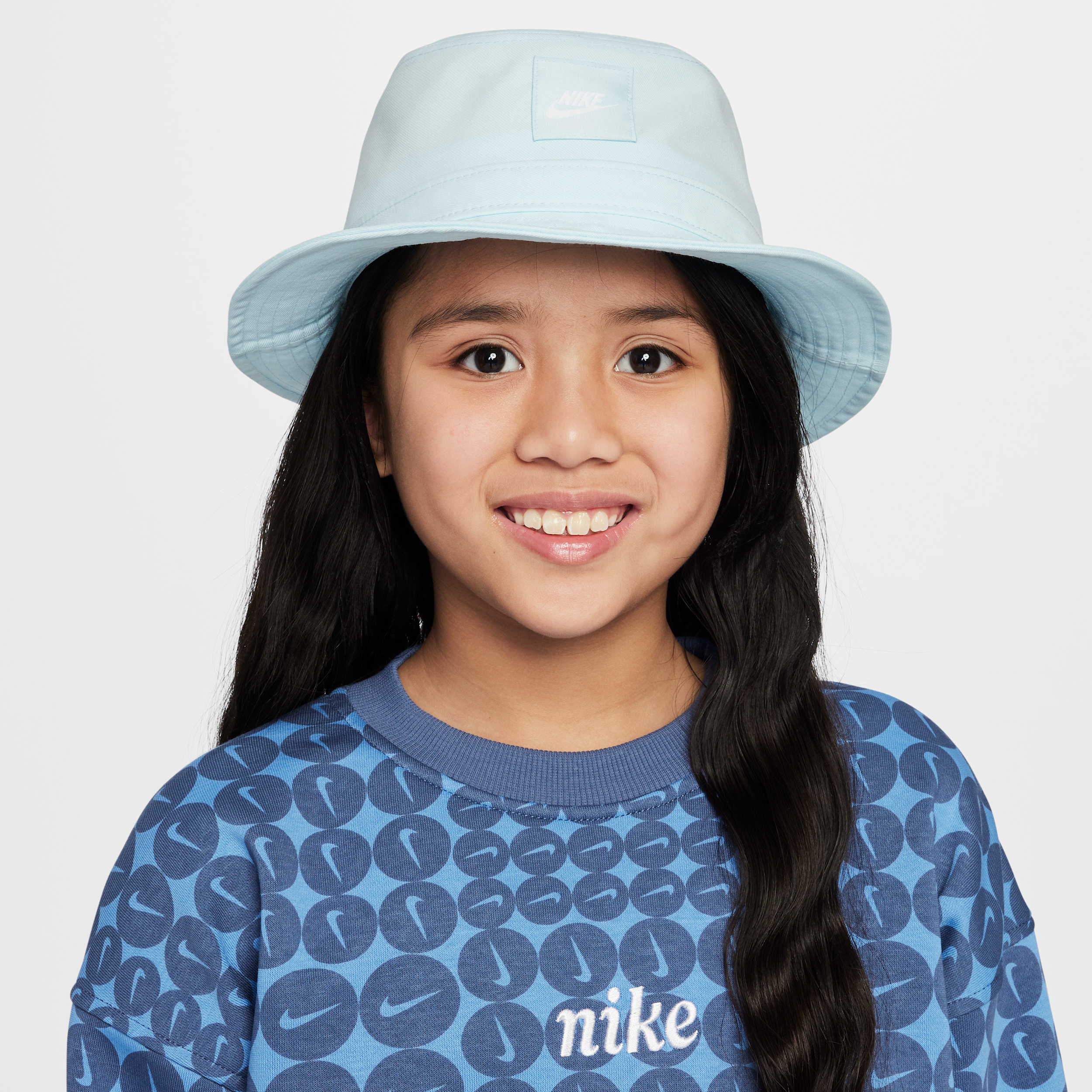 【ナイキ(NIKE)公式ストア】ナイキ エイペックス キッズ フューチュラ バケットハット FB5648-474 ブルー 【ナイキ(NIKE)公式ストア】ナイキ エイペックス キッズ フューチュラ バケットハット FB5648-474 ブルー