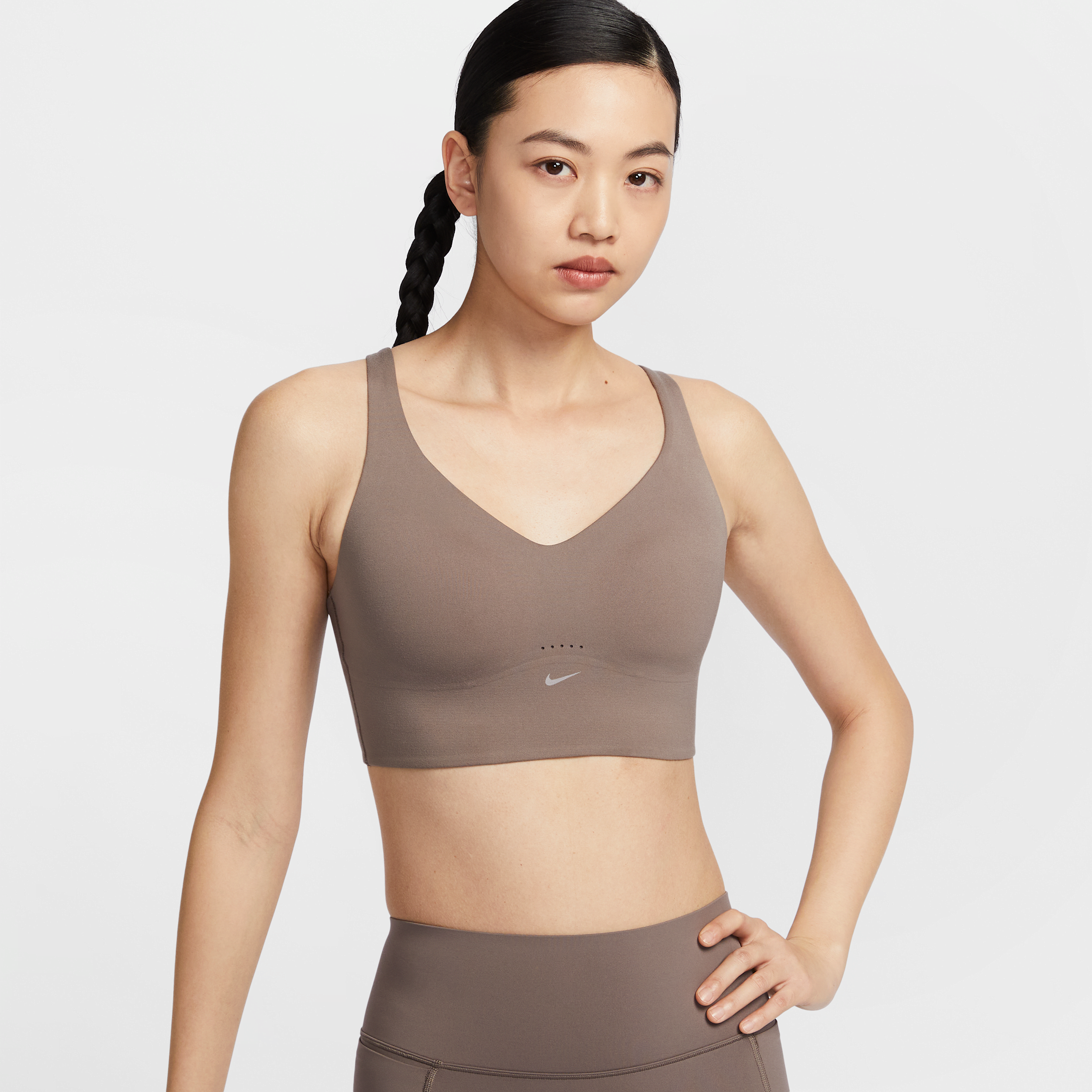 【ナイキ(NIKE)公式ストア】ナイキ アレート ミディアムサポート ウィメンズ ロングライン パッディド スポーツブラ FQ7384-214 ブラウン 【ナイキ(NIKE)公式ストア】ナイキ アレート ミディアムサポート ウィメンズ ロングライン パッディド スポーツブラ FQ7384-214 ブラウン