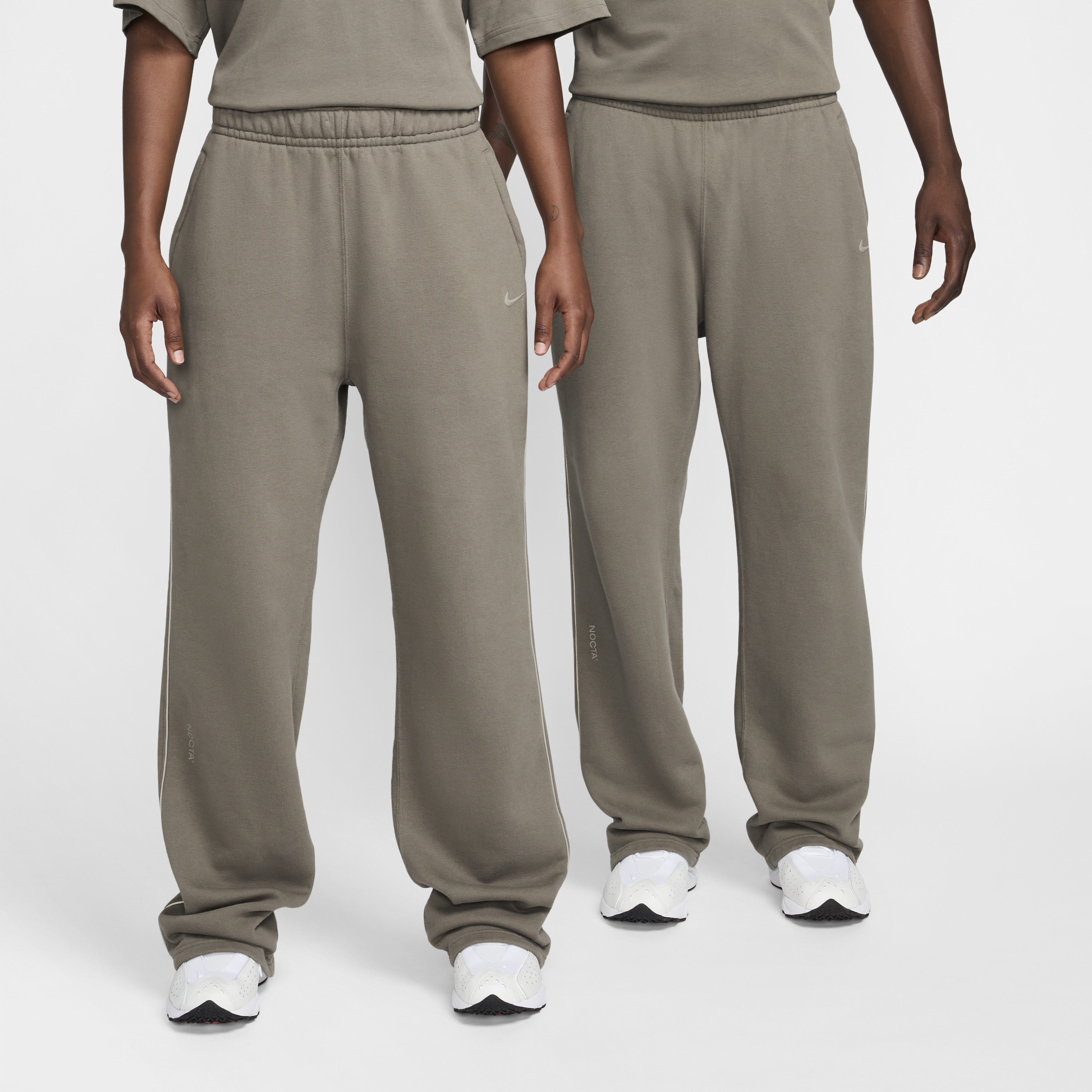 【ナイキ(NIKE)公式ストア】NOCTA NOCTA フリース CS オープンヘム スウェットパンツ FZ4676-040 グレー 【ナイキ(NIKE)公式ストア】NOCTA NOCTA フリース CS オープンヘム スウェットパンツ FZ4676-040 グレー