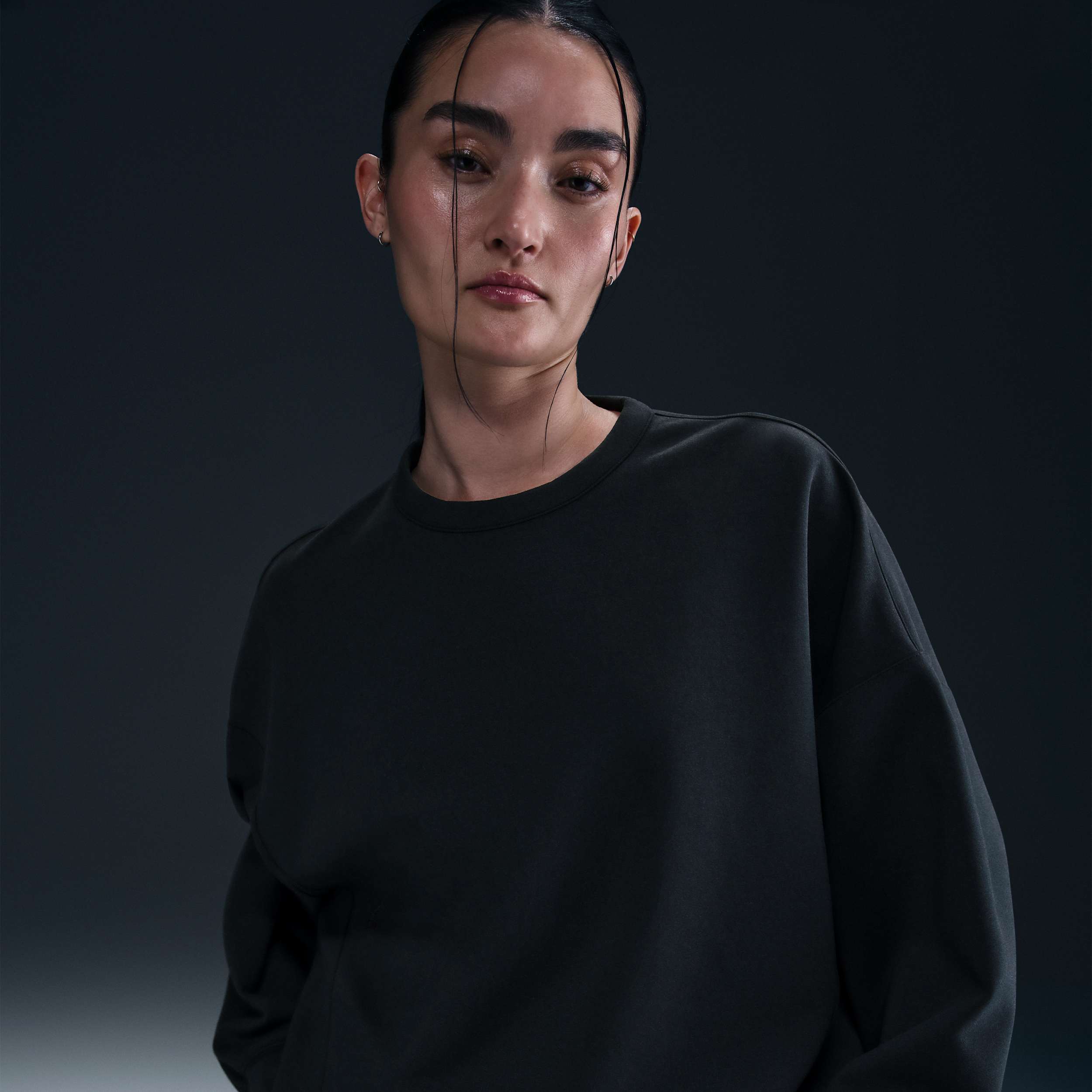 【ナイキ(NIKE)公式ストア】ナイキ 24.7 ImpossiblySoft ウィメンズ Dri-FIT オーバーサイズド クルーネック トップ HQ8194-010 ブラック 【ナイキ(NIKE)公式ストア】ナイキ 24.7 ImpossiblySoft ウィメンズ Dri-FIT オーバーサイズド クルーネック トップ HQ8194-010 ブラック