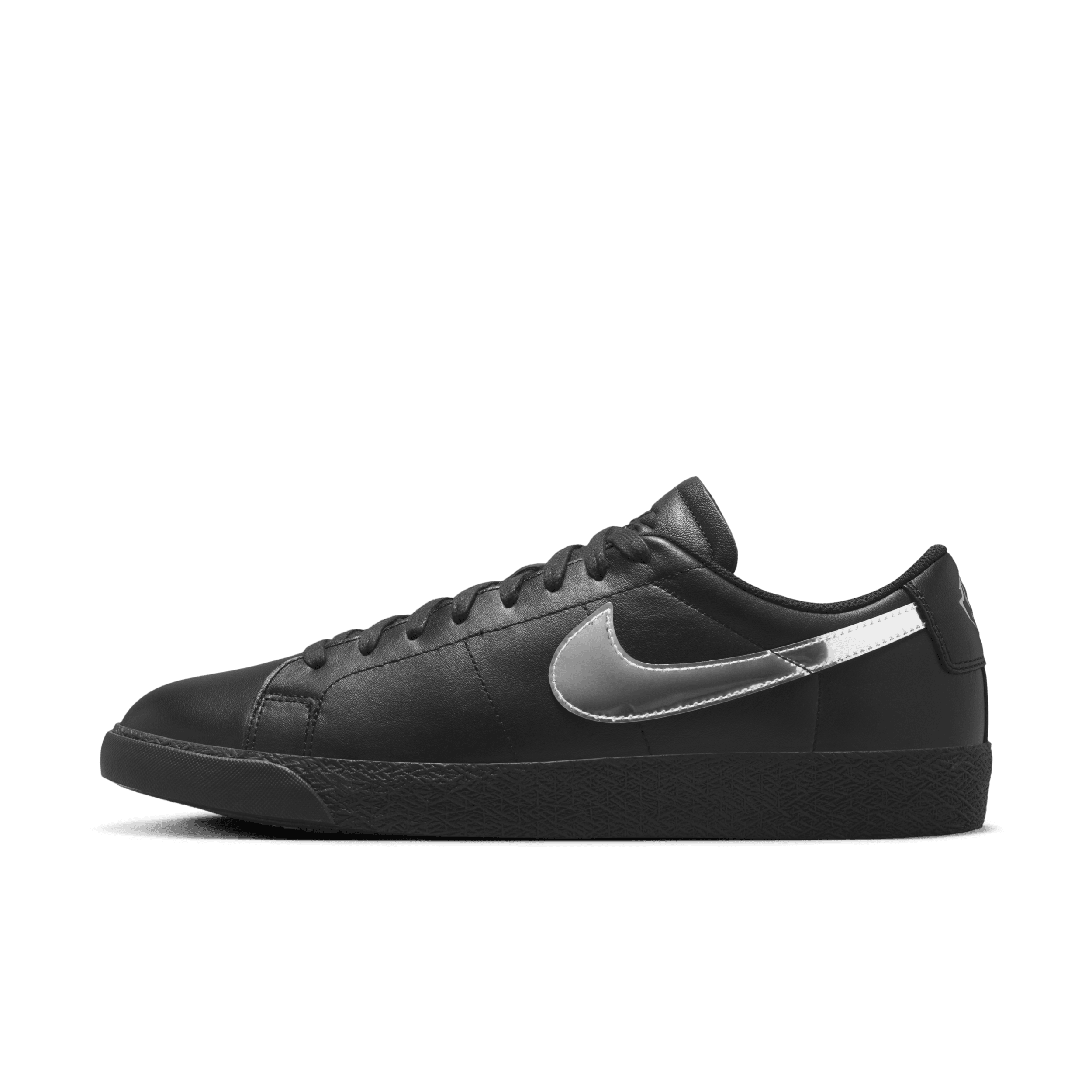 【ナイキ(NIKE)公式ストア】ナイキ SB ズーム ブレーザー LOW x ダンサー スケートボード メンズシューズ HJ6703-001 ブラック 【ナイキ(NIKE)公式ストア】ナイキ SB ズーム ブレーザー LOW x ダンサー スケートボード メンズシューズ HJ6703-001 ブラック