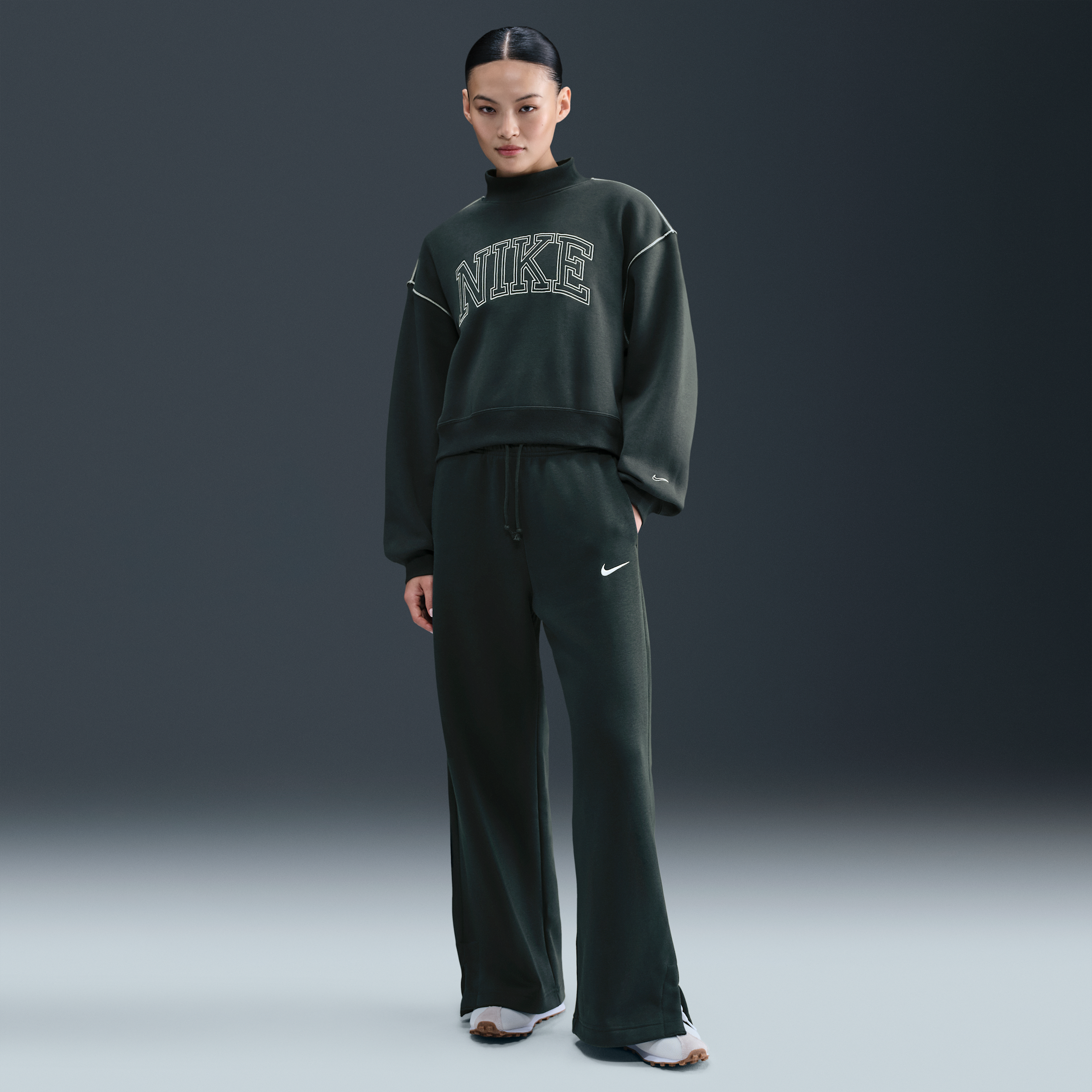 【ナイキ(NIKE)公式ストア】ナイキ スポーツウェア フェニックス フリース ウィメンズ ハイウエスト ワイドレッグ パンツ IH1012-390 グリーン 【ナイキ(NIKE)公式ストア】ナイキ スポーツウェア フェニックス フリース ウィメンズ ハイウエスト ワイドレッグ パンツ IH1012-390 グリーン