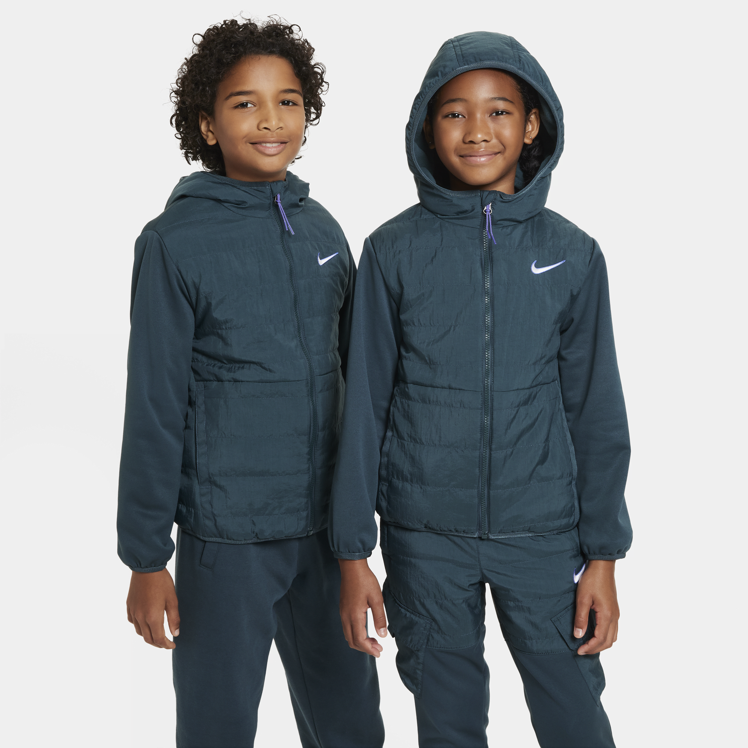 Vinterklar Nike Therma-FIT Repel Outdoor Play-fleeceoverdel med lynlås til større børn - grøn