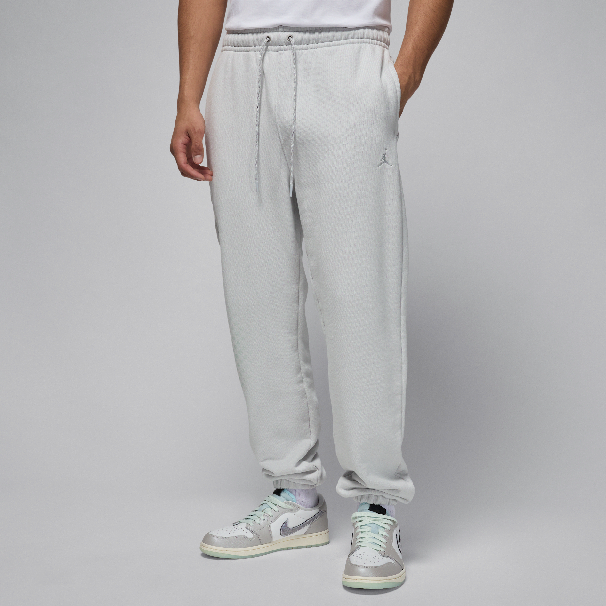 【ナイキ(NIKE)公式ストア】ジョーダン フライト フリース "LNY" メンズパンツ HQ8827-025 グレー 【ナイキ(NIKE)公式ストア】ジョーダン フライト フリース "LNY" メンズパンツ HQ8827-025 グレー