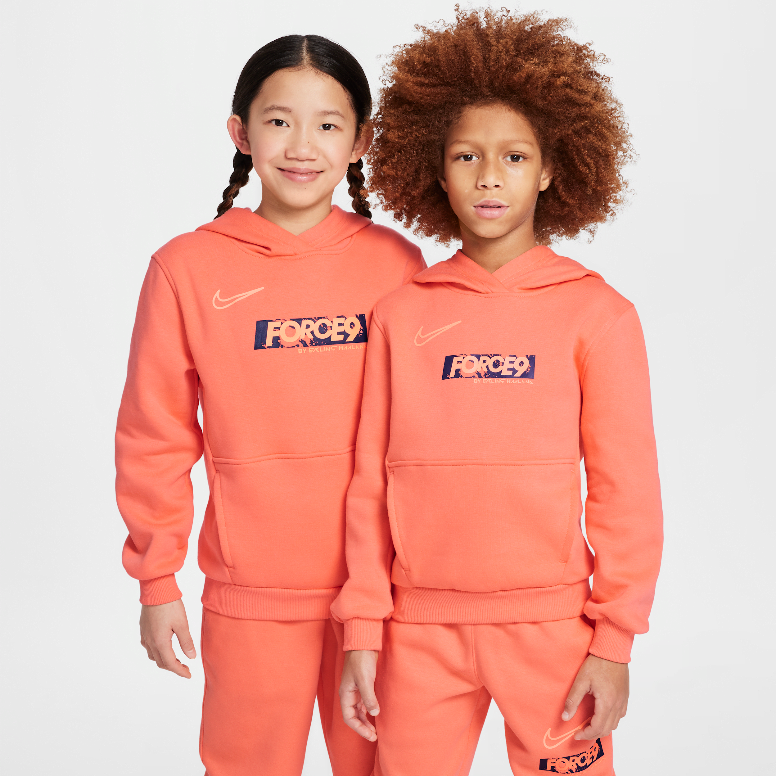 【ナイキ(NIKE)公式ストア】アーリン ハーランド クラブ フリース ジュニアパーカー HJ3837-643 ピンク 【ナイキ(NIKE)公式ストア】アーリン ハーランド クラブ フリース ジュニアパーカー HJ3837-643 ピンク