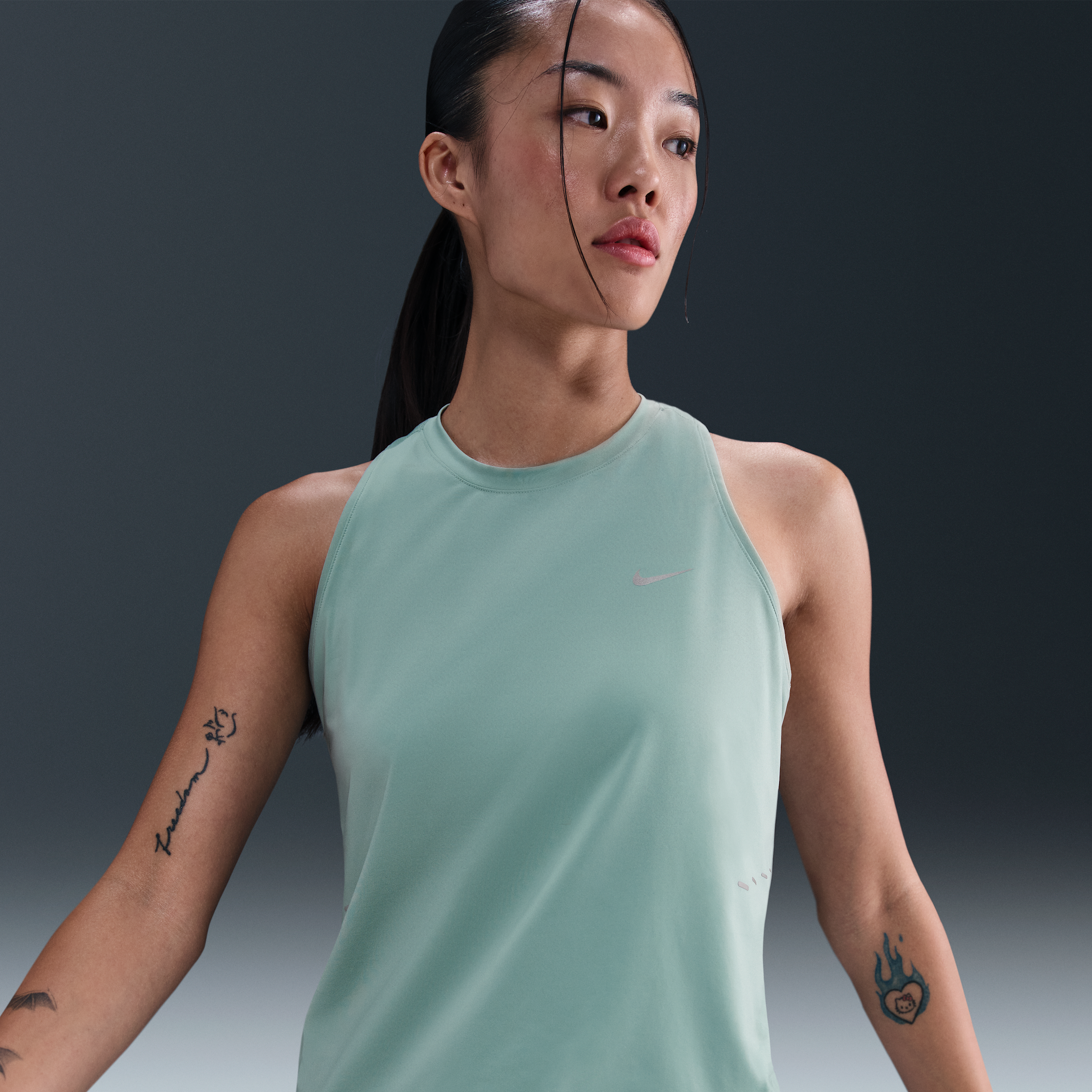 【ナイキ(NIKE)公式ストア】ナイキ スウィフト ウィメンズ Dri-FIT ランニングタンクトップ HQ0621-017 グリーン 【ナイキ(NIKE)公式ストア】ナイキ スウィフト ウィメンズ Dri-FIT ランニングタンクトップ HQ0621-017 グリーン