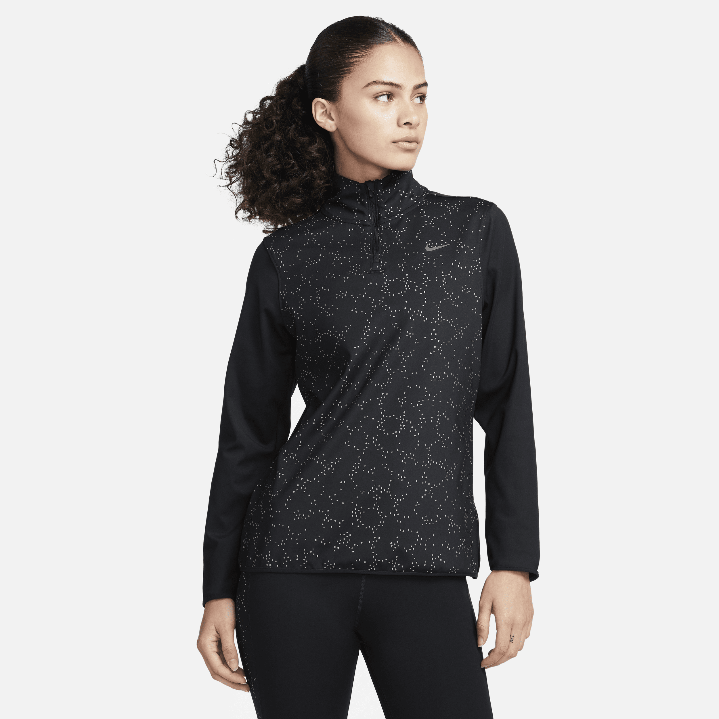 Nike Swift Element-løbetop med 1/4 lynlås til kvinder - sort