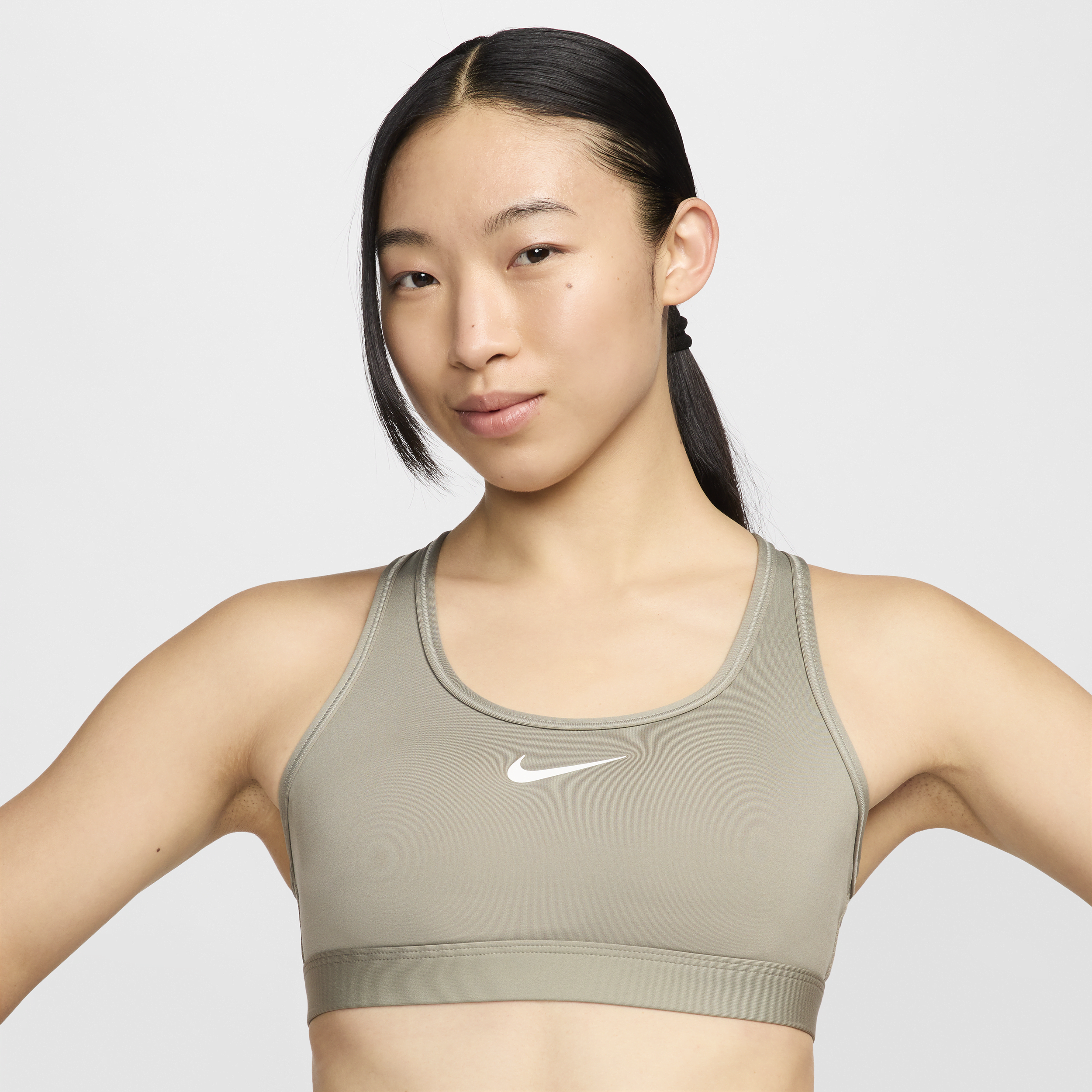 【ナイキ(NIKE)公式ストア】ナイキ スウッシュ ミディアムサポート ウィメンズ パッディド スポーツブラ DX6822-320 グリーン 【ナイキ(NIKE)公式ストア】ナイキ スウッシュ ミディアムサポート ウィメンズ パッディド スポーツブラ DX6822-320 グリーン