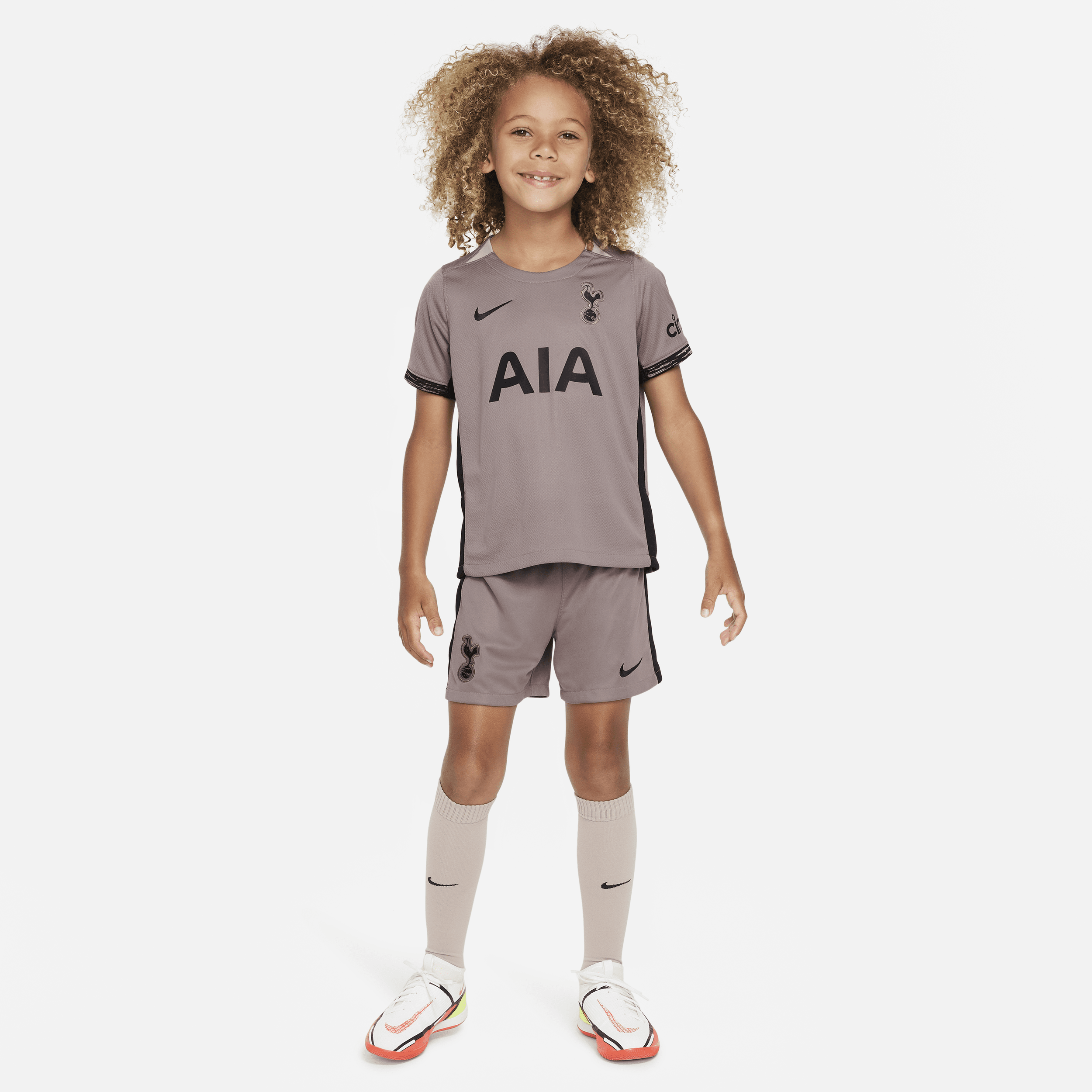 Tottenham Hotspur 2023/24 Third Nike Dri-FIT-sæt i tre dele til mindre børn - brun