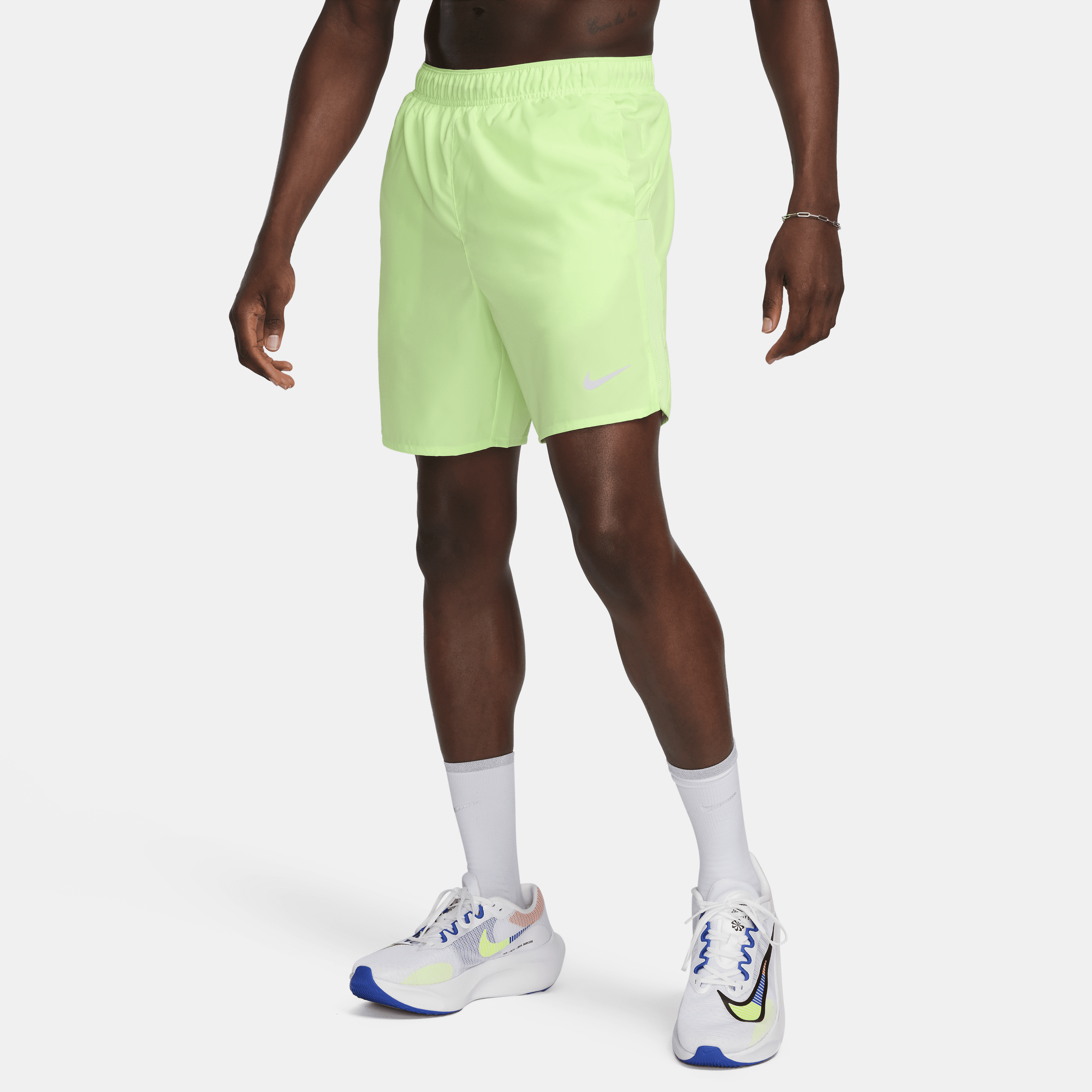 Nike Challenger Dri-FIT 7-løbeshorts (18 cm) med indershorts til mænd - grøn