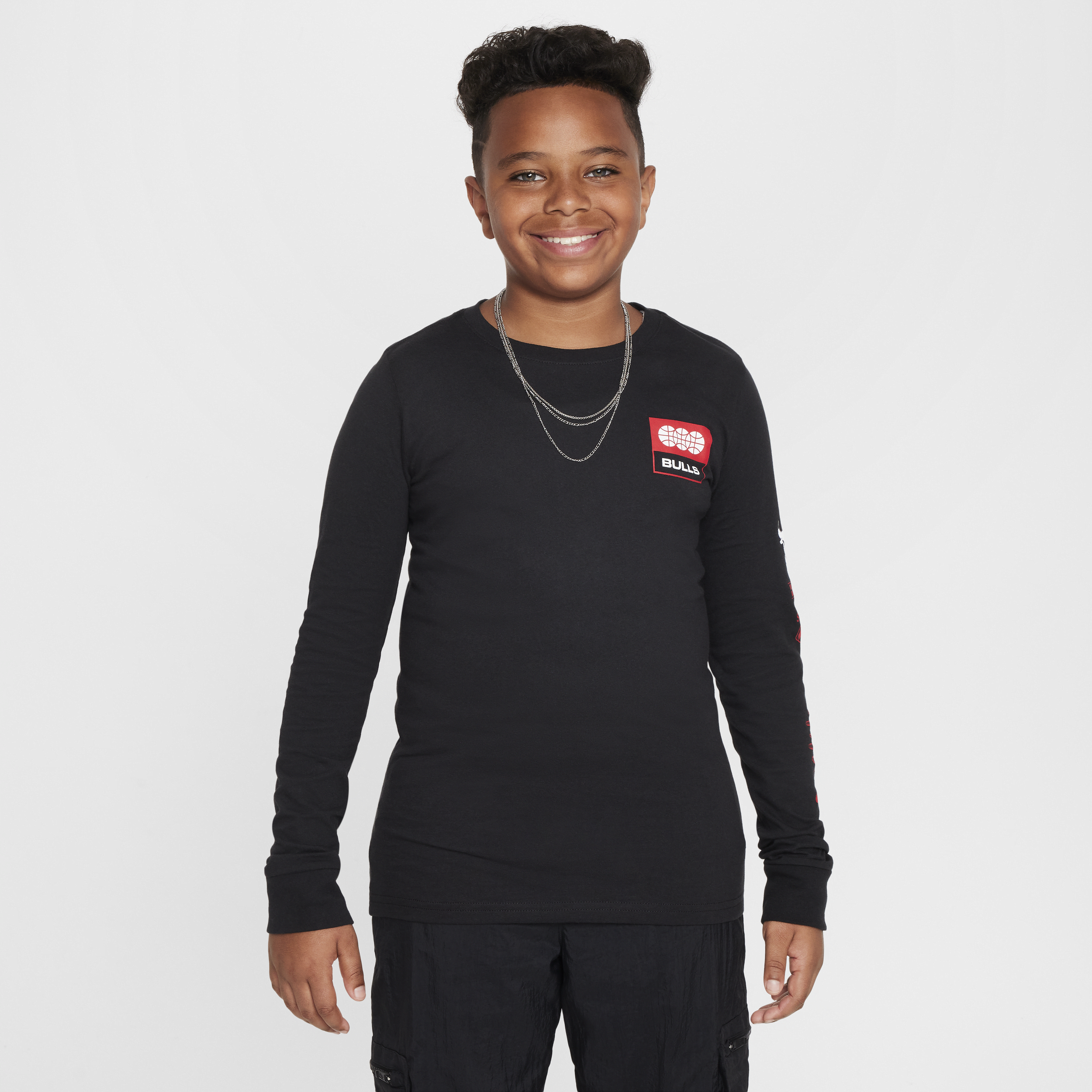 Chicago Bulls Essential Nike NBA-shirt met lange mouwen voor jongens - Zwart