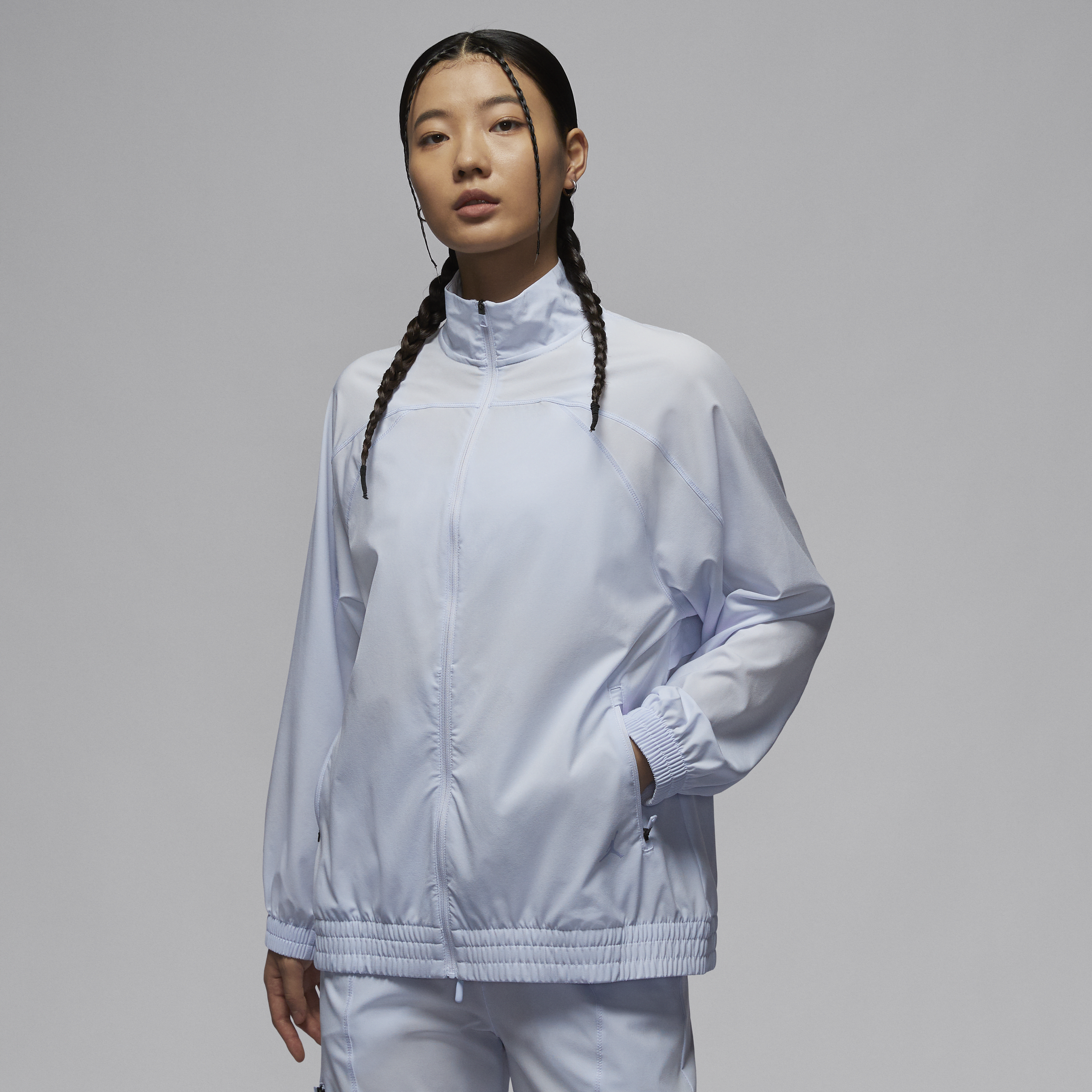 【ナイキ(NIKE)公式ストア】ジョーダン Dri-FIT スポーツ ウィメンズ ウーブンジャケット FN5144-085 グレー 【ナイキ(NIKE)公式ストア】ジョーダン Dri-FIT スポーツ ウィメンズ ウーブンジャケット FN5144-085 グレー