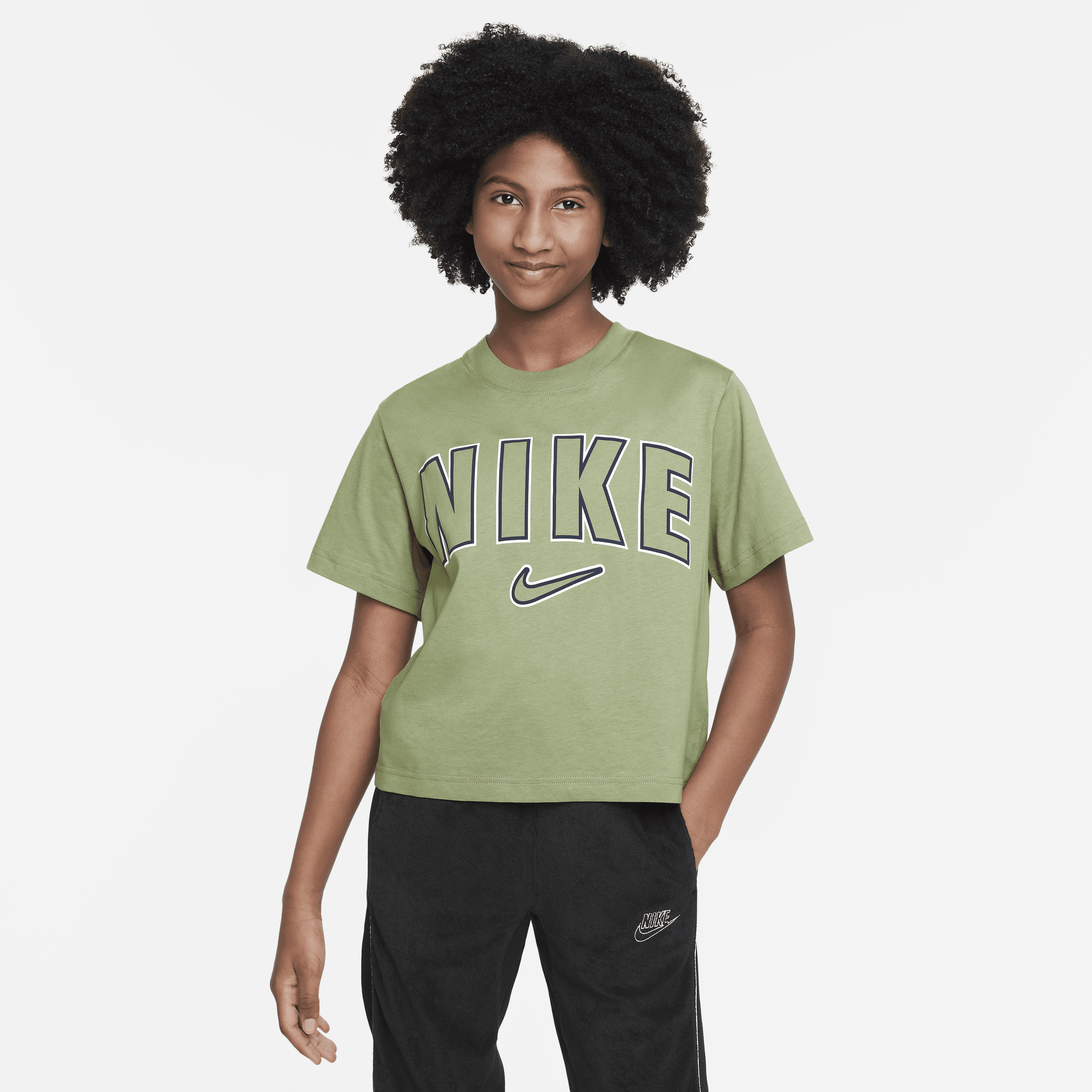 Nike Sportswear T-shirt met recht design voor meisjes - Groen