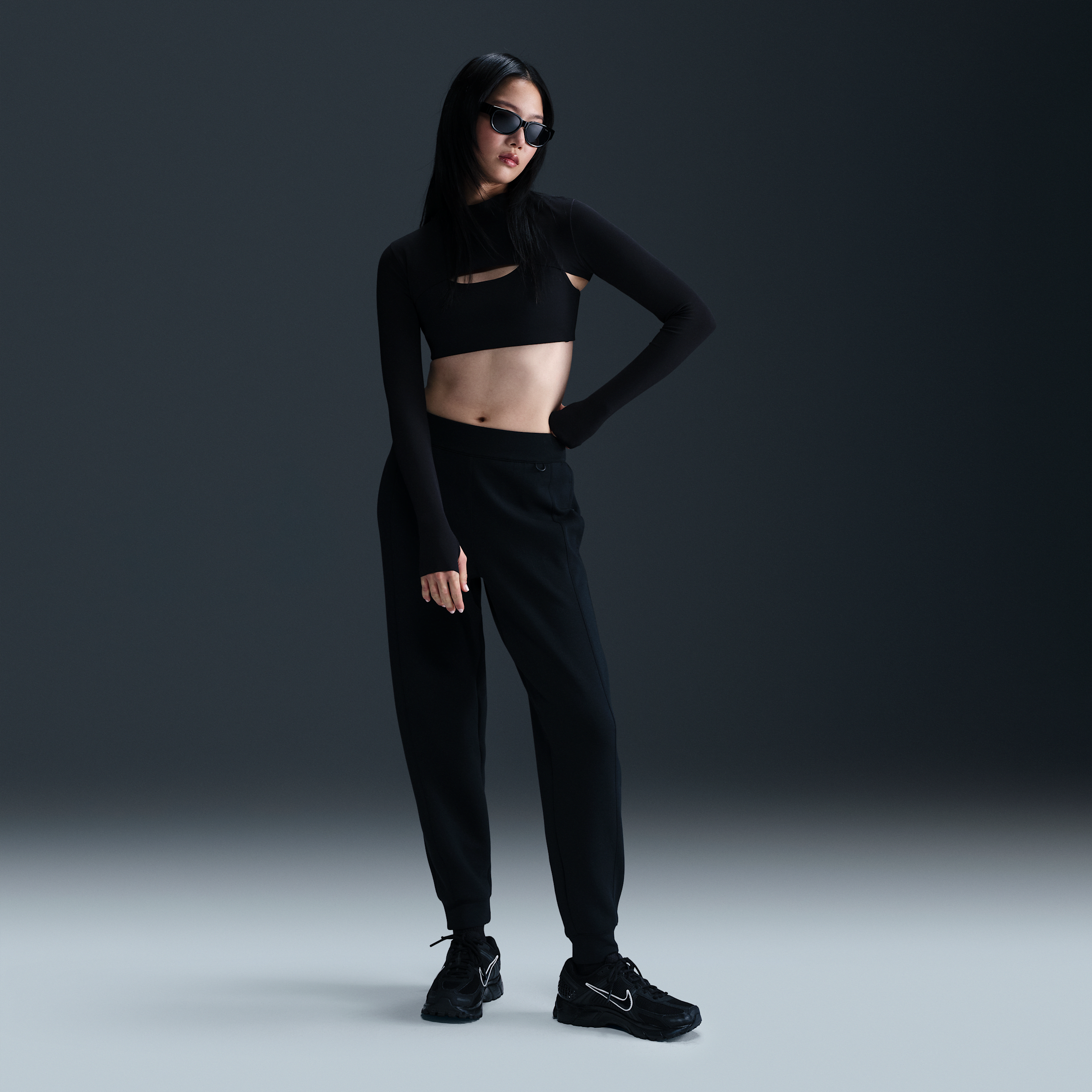 【ナイキ(NIKE)公式ストア】ナイキ 24.7 ImpossiblySoft ウィメンズ Dri-FIT ミッドライズ ジョガーパンツ HQ8185-010 ブラック 【ナイキ(NIKE)公式ストア】ナイキ 24.7 ImpossiblySoft ウィメンズ Dri-FIT ミッドライズ ジョガーパンツ HQ8185-010 ブラック