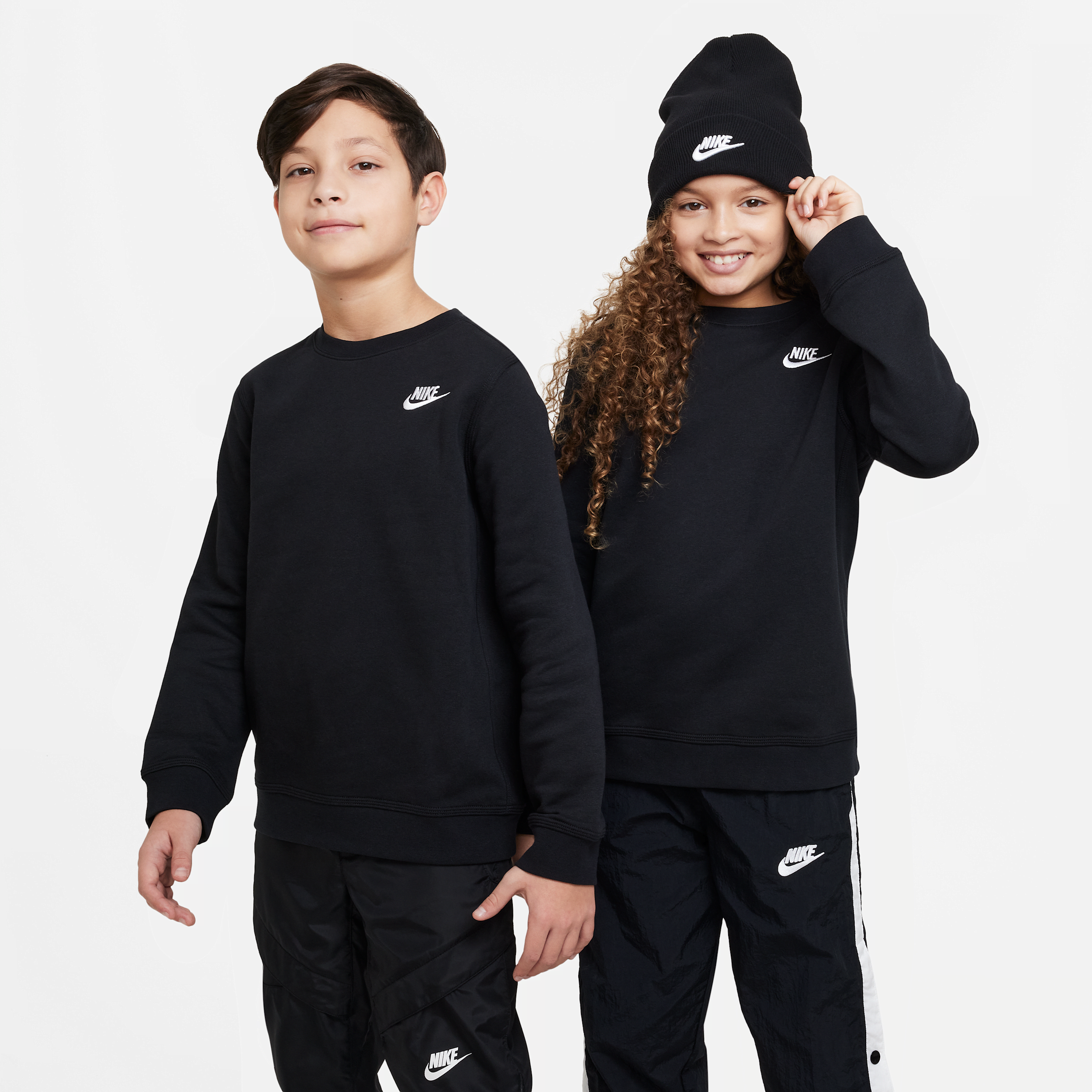 【ナイキ(NIKE)公式ストア】ナイキ スポーツウェア クラブ フリース ジュニアスウェットシャツ DX5081-010 ブラック 【ナイキ(NIKE)公式ストア】ナイキ スポーツウェア クラブ フリース ジュニアスウェットシャツ DX5081-010 ブラック