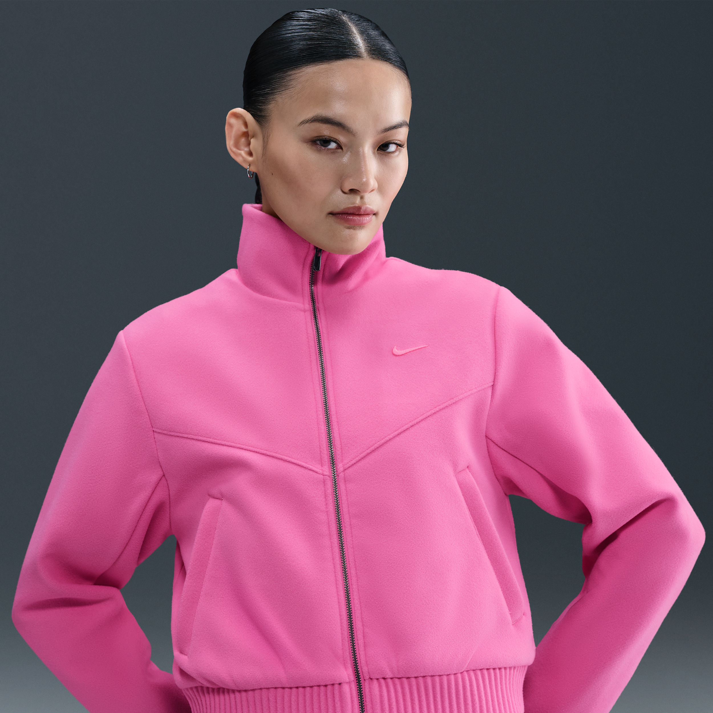 【ナイキ(NIKE)公式ストア】ナイキ スポーツウェア ウィンドランナー ウィメンズ テーラード ジャケット HV5144-675 ピンク 【ナイキ(NIKE)公式ストア】ナイキ スポーツウェア ウィンドランナー ウィメンズ テーラード ジャケット HV5144-675 ピンク