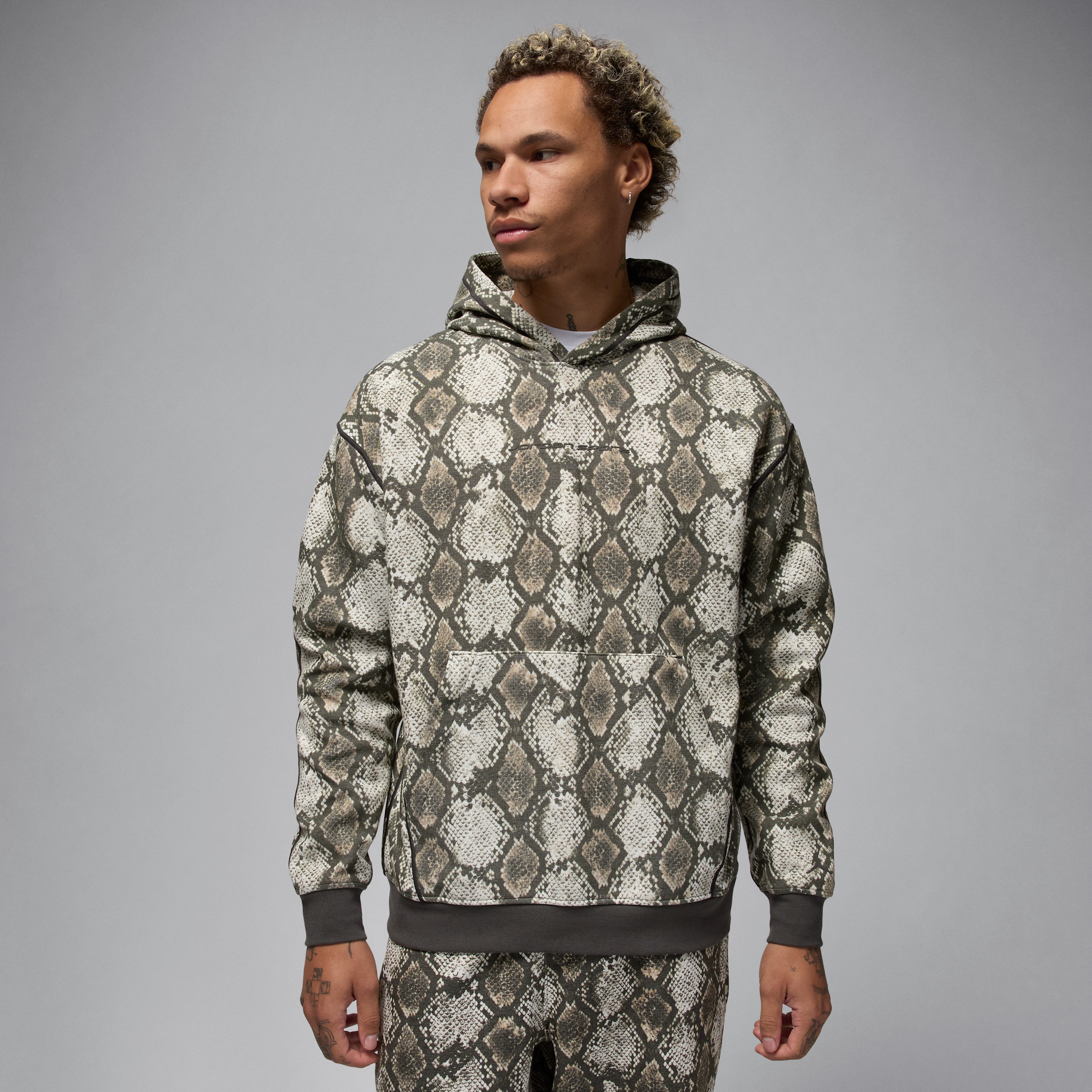【ナイキ(NIKE)公式ストア】ジョーダン スポーツ フープ フリース メンズ Dri-FIT プリンテッド プルオーバー パーカー HF9894-133 ホワイト 【ナイキ(NIKE)公式ストア】ジョーダン スポーツ フープ フリース メンズ Dri-FIT プリンテッド プルオーバー パーカー HF9894-133 ホワイト