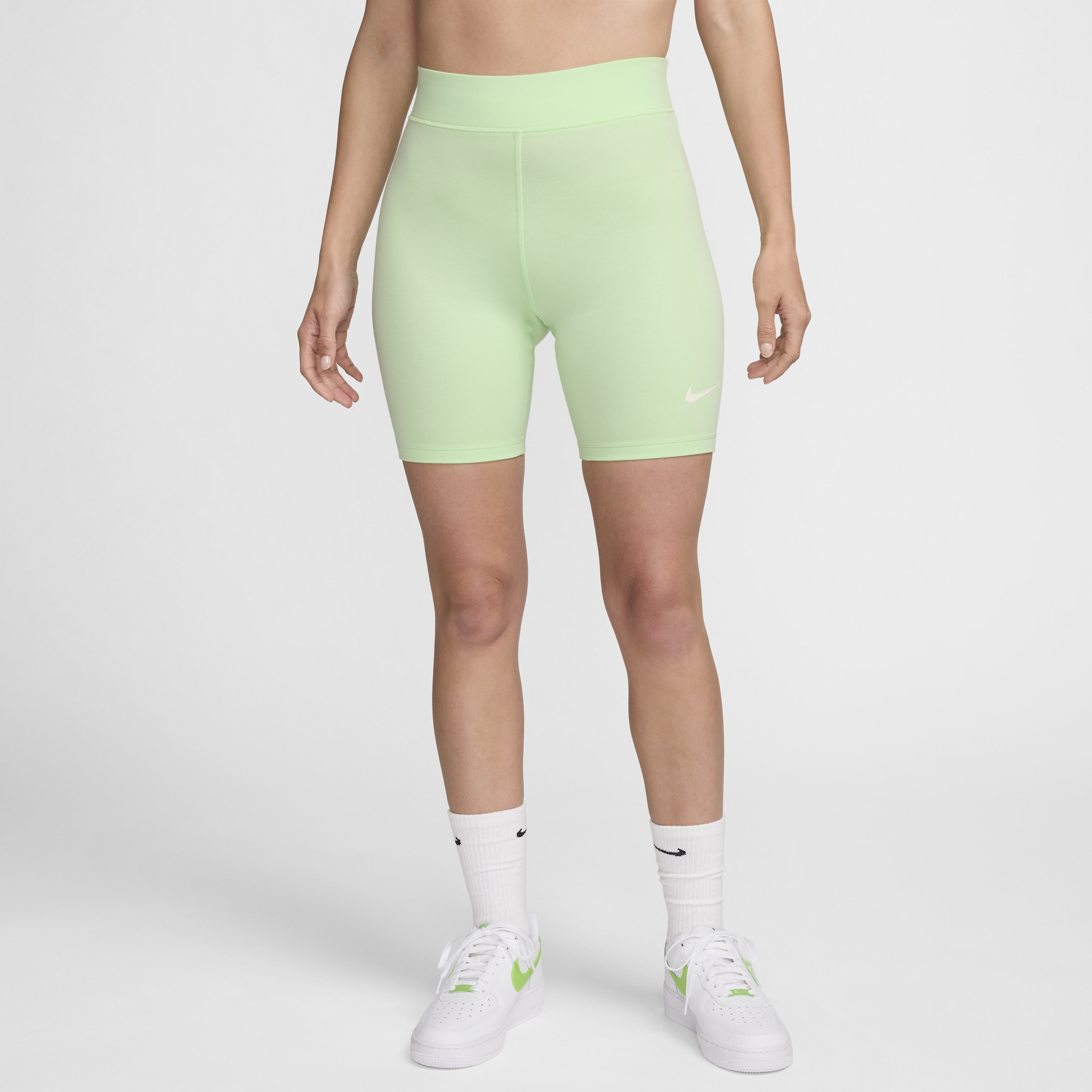 Nike Sportswear Classic Pantalón corto de ciclismo de 20 cm y talle alto - Mujer - Verde