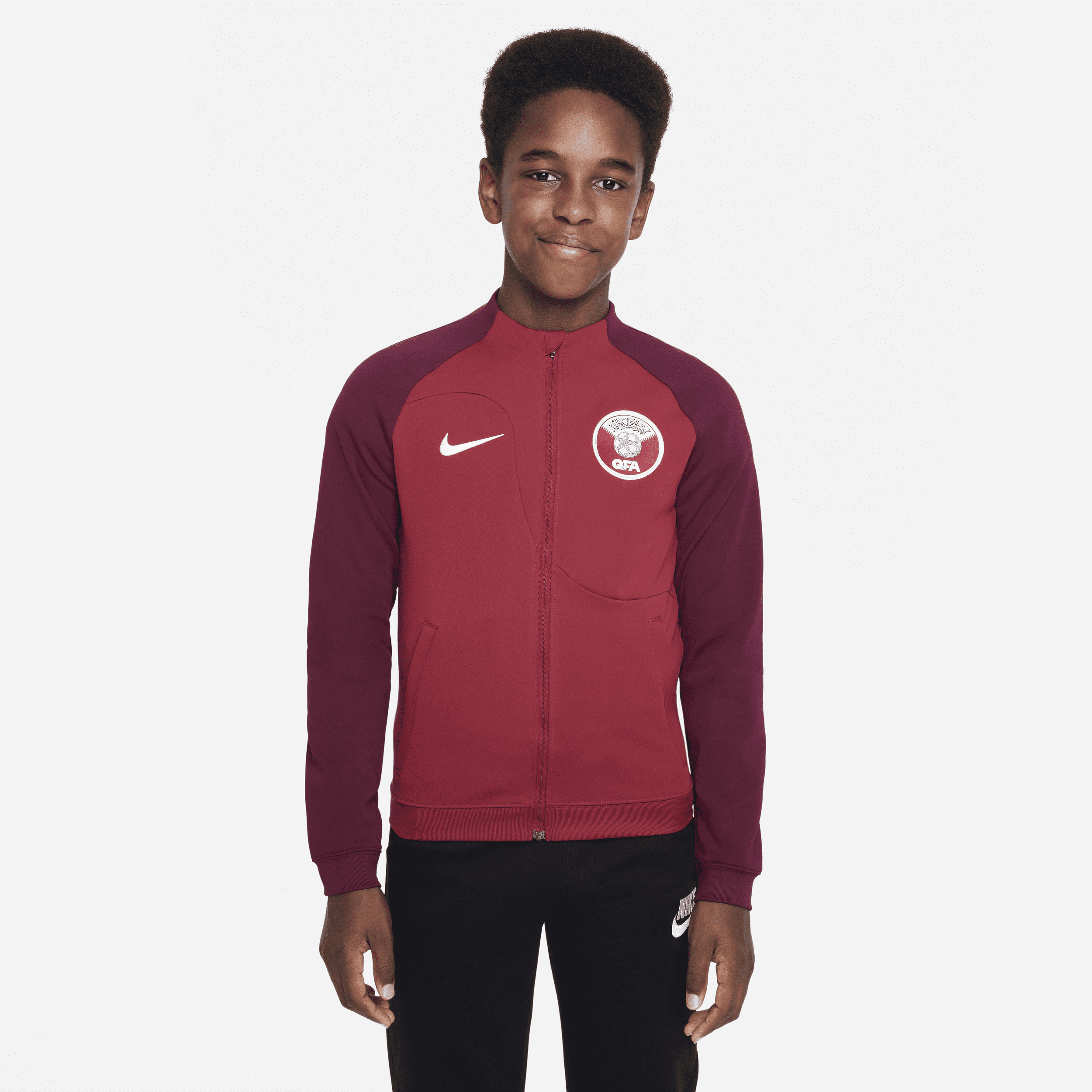 Nike Qatar Academy Pro-fodboldjakke til større børn - rød