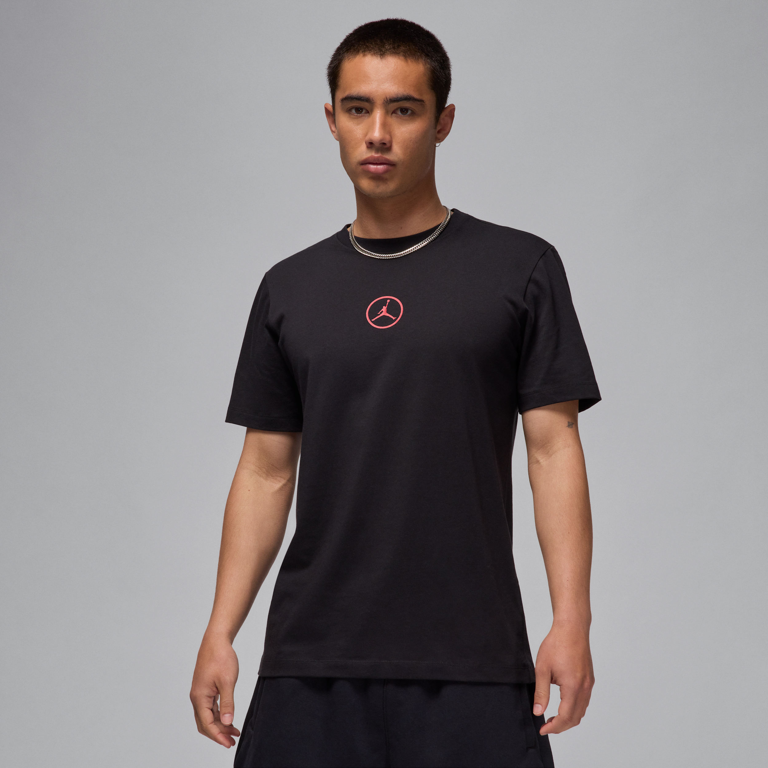 【ナイキ(NIKE)公式ストア】ジョーダン フライト エッセンシャル メンズ ショートスリーブ Tシャツ HJ2338-010 ブラック 【ナイキ(NIKE)公式ストア】ジョーダン フライト エッセンシャル メンズ ショートスリーブ Tシャツ HJ2338-010 ブラック