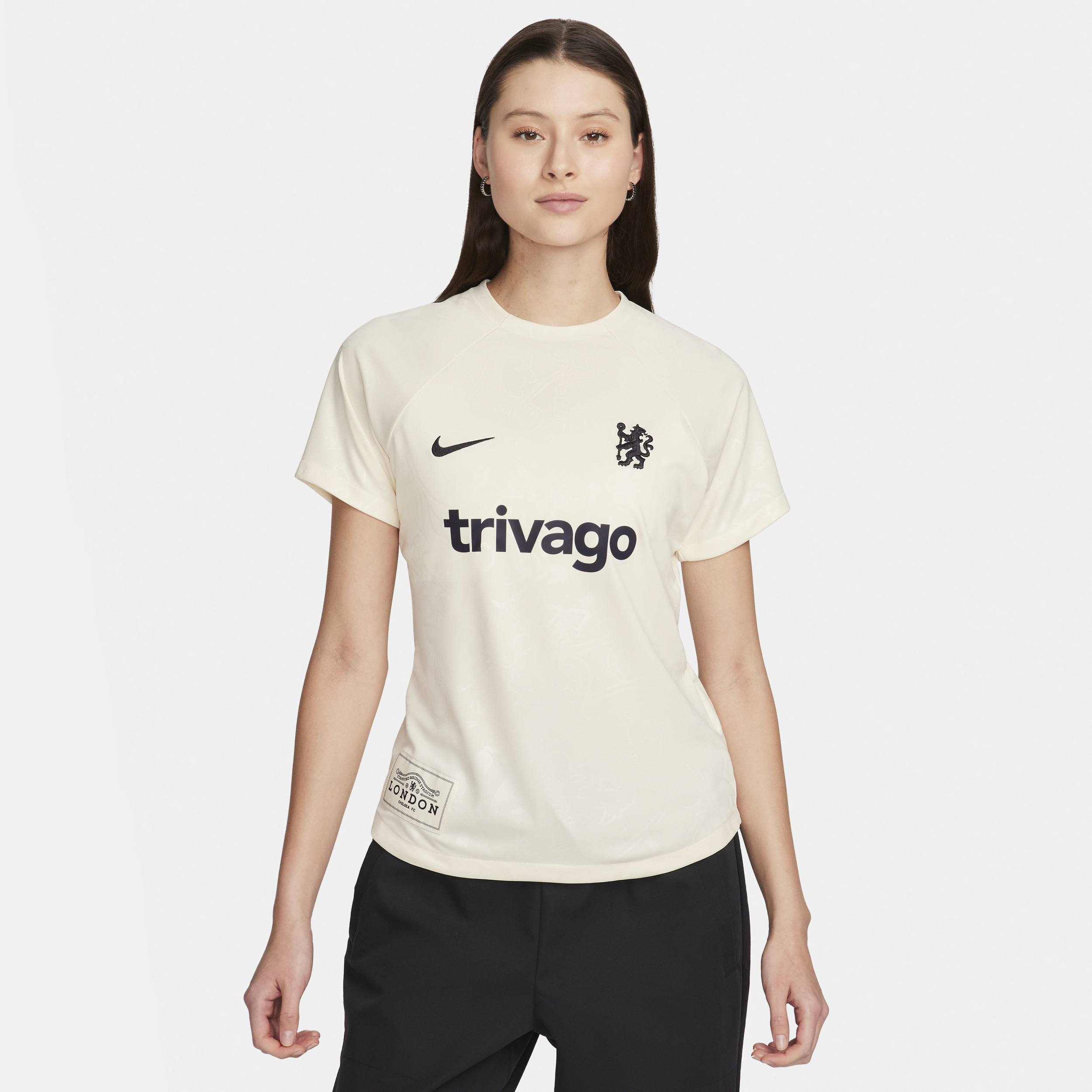 Chelsea FC Academy Pro Nike Dri-FIT Pre-Match-fodboldtrøje med korte ærmer til kvinder - brun