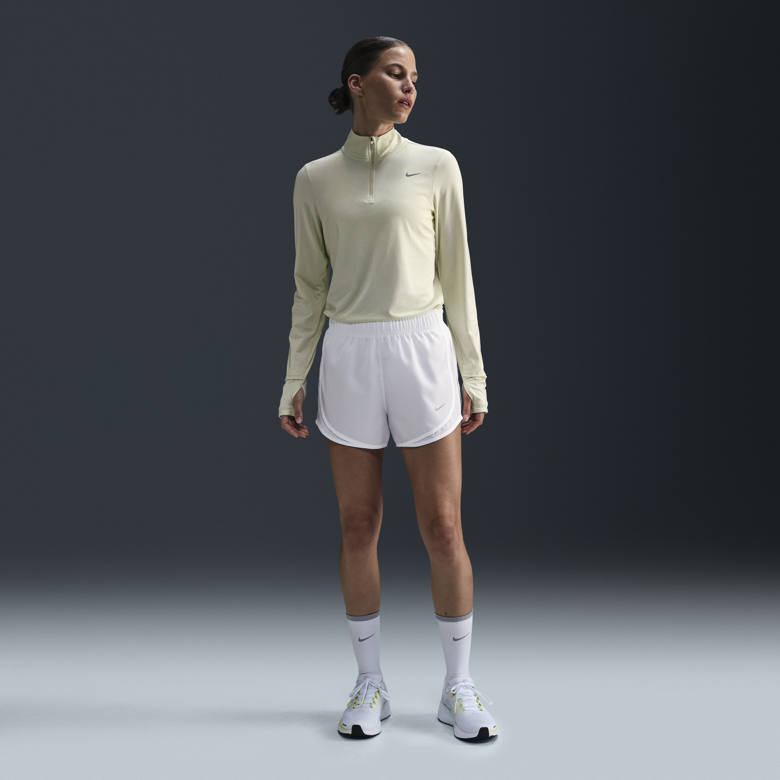 Nike Tempo Pantalón corto de running de talle medio con malla interior Dri-FIT - Mujer - Blanco