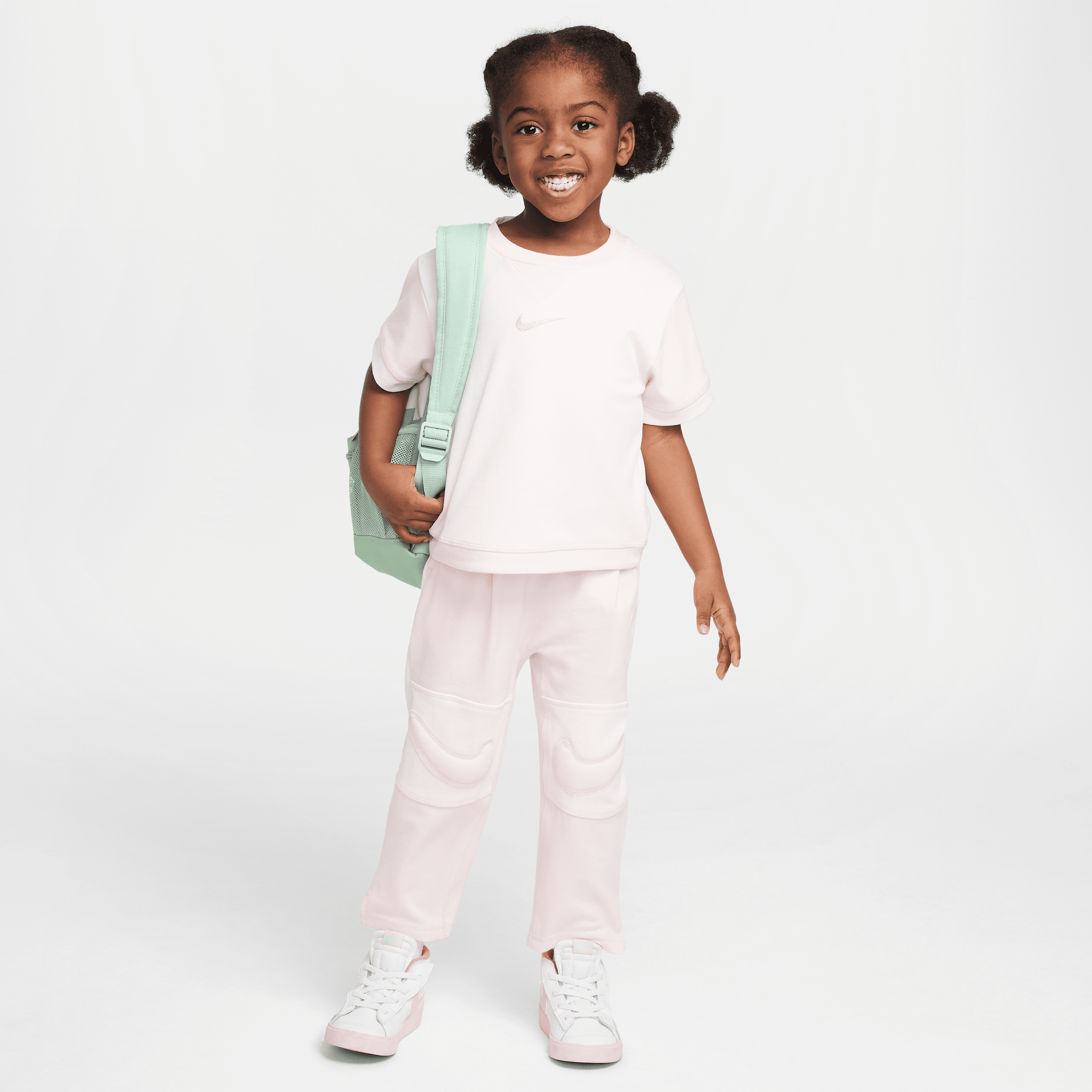 【ナイキ(NIKE)公式ストア】ナイキ レディー、セット! ベビー Tシャツ アンド ジョガーパンツ セットアップ IB8852-663 ピンク 【ナイキ(NIKE)公式ストア】ナイキ レディー、セット! ベビー Tシャツ アンド ジョガーパンツ セットアップ IB8852-663 ピンク