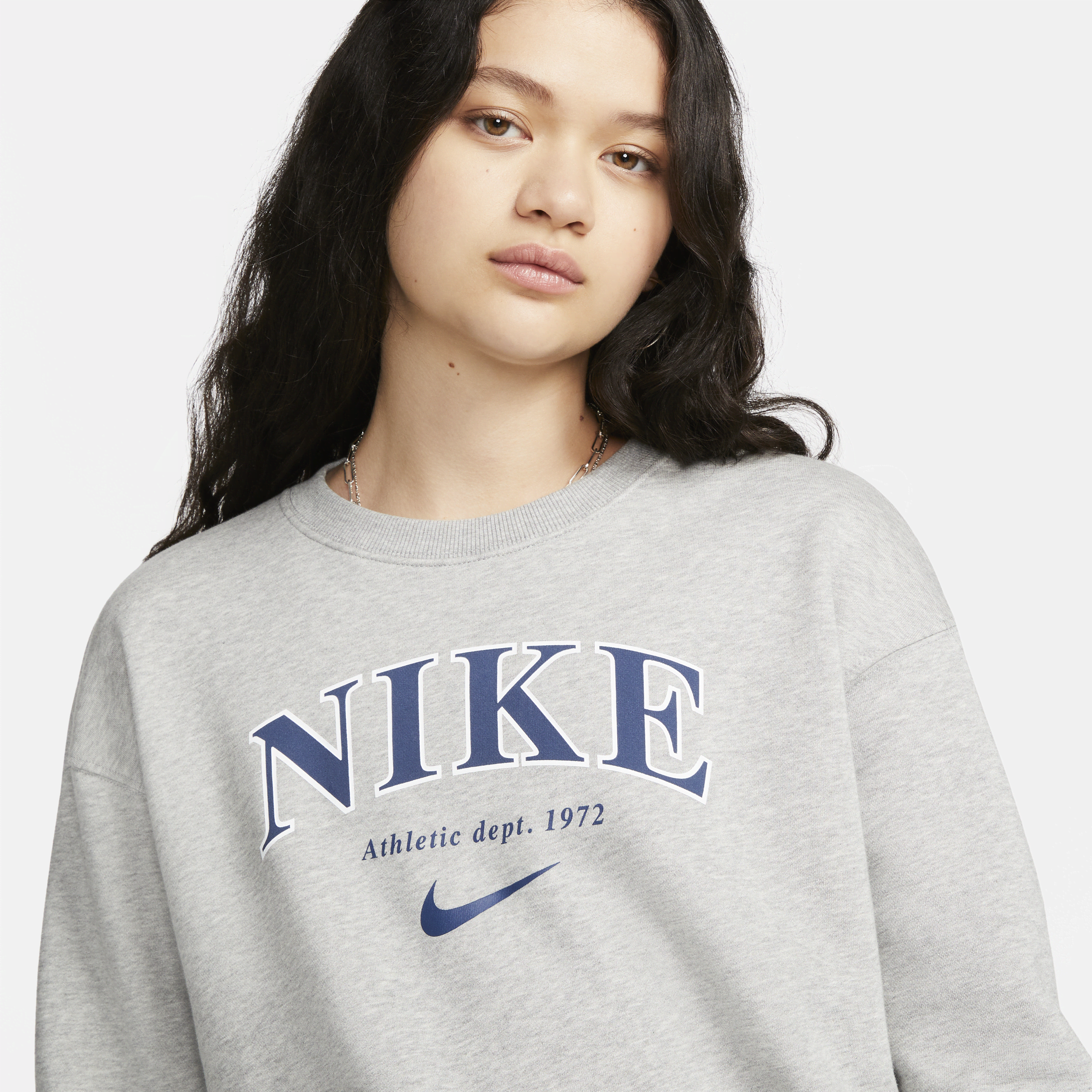 Nike vintage clearance crew sweatshirt women's