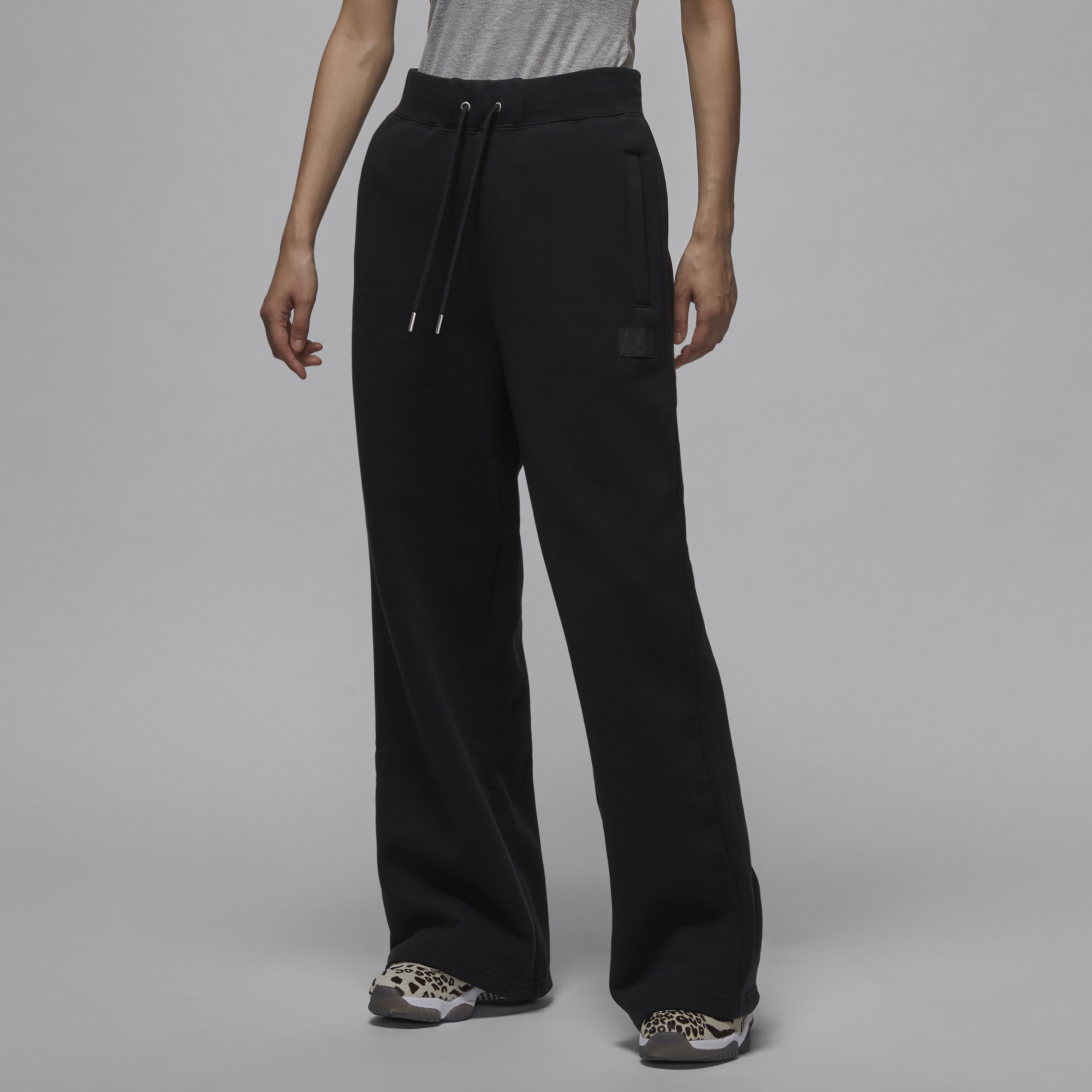 【ナイキ(NIKE)公式ストア】ジョーダン フライト フリース ウィメンズ オープン ヘム パンツ FV7156-010 ブラック 【ナイキ(NIKE)公式ストア】ジョーダン フライト フリース ウィメンズ オープン ヘム パンツ FV7156-010 ブラック