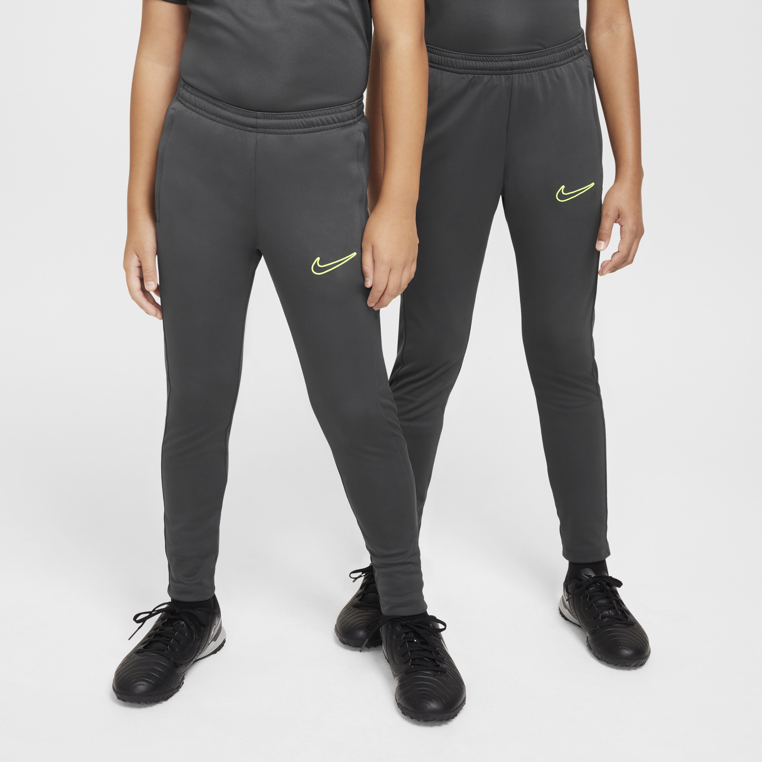 【ナイキ(NIKE)公式ストア】ナイキ アカデミー ジュニア Dri-FIT サッカーパンツ DX5490-061 グレー 【ナイキ(NIKE)公式ストア】ナイキ アカデミー ジュニア Dri-FIT サッカーパンツ DX5490-061 グレー